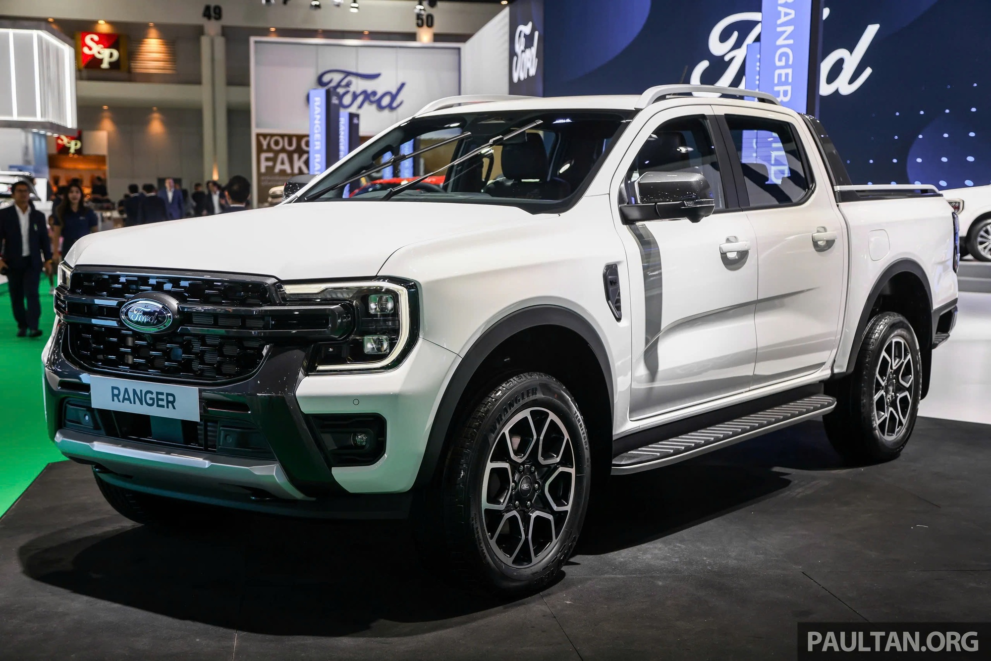 Ford Ranger tại quốc gia ĐNÁ này có bản động cơ 3.0 V6 mà người Việt thèm muốn- Ảnh 3.