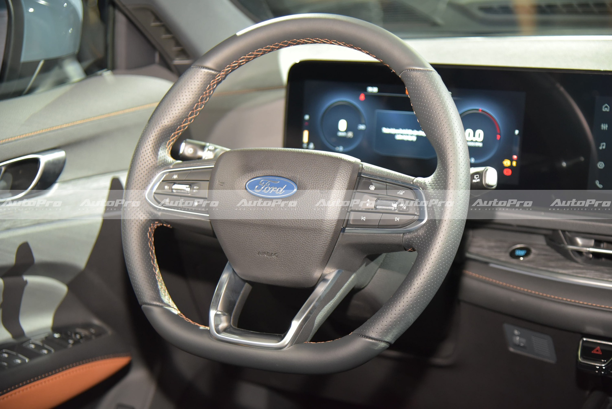 Ford Territory 2025 ra mắt Việt Nam: 3 bản, giá từ 762 triệu đồng, thay đổi thiết kế và tiện nghi đấu CX-5, Tucson- Ảnh 8.