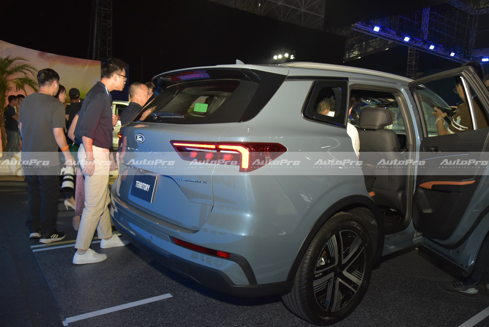 Ford Territory 2025 ra mắt Việt Nam: 3 bản, giá từ 762 triệu đồng, thay đổi thiết kế và tiện nghi đấu CX-5, Tucson- Ảnh 4.