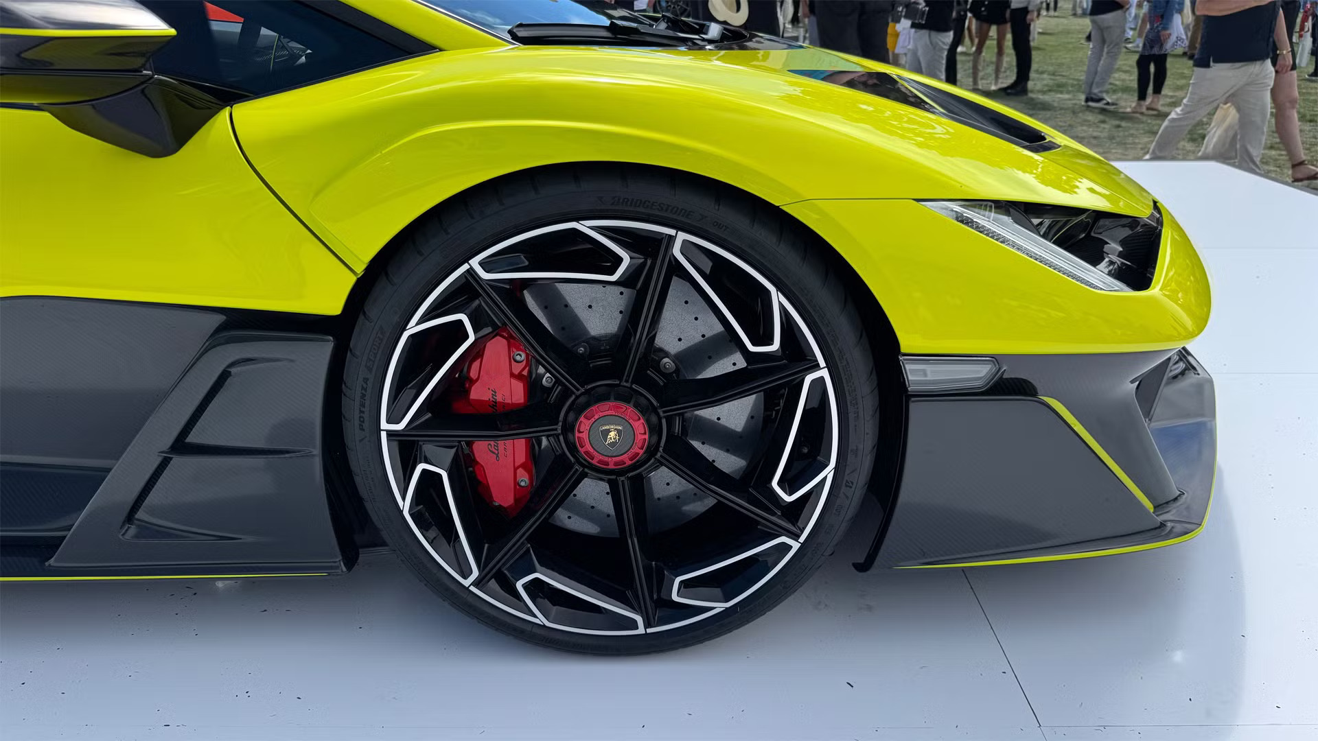 Lamborghini Fenomeno - Siêu xe V12 hybrid mạnh nhất lịch sử hãng ra mắt với công suất tới hơn 1.000 mã lực- Ảnh 5. Lamborghini Fenomeno - Siêu xe V12 hybrid mạnh nhất lịch sử hãng ra mắt với công suất tới hơn 1.000 mã lực- Ảnh 5.