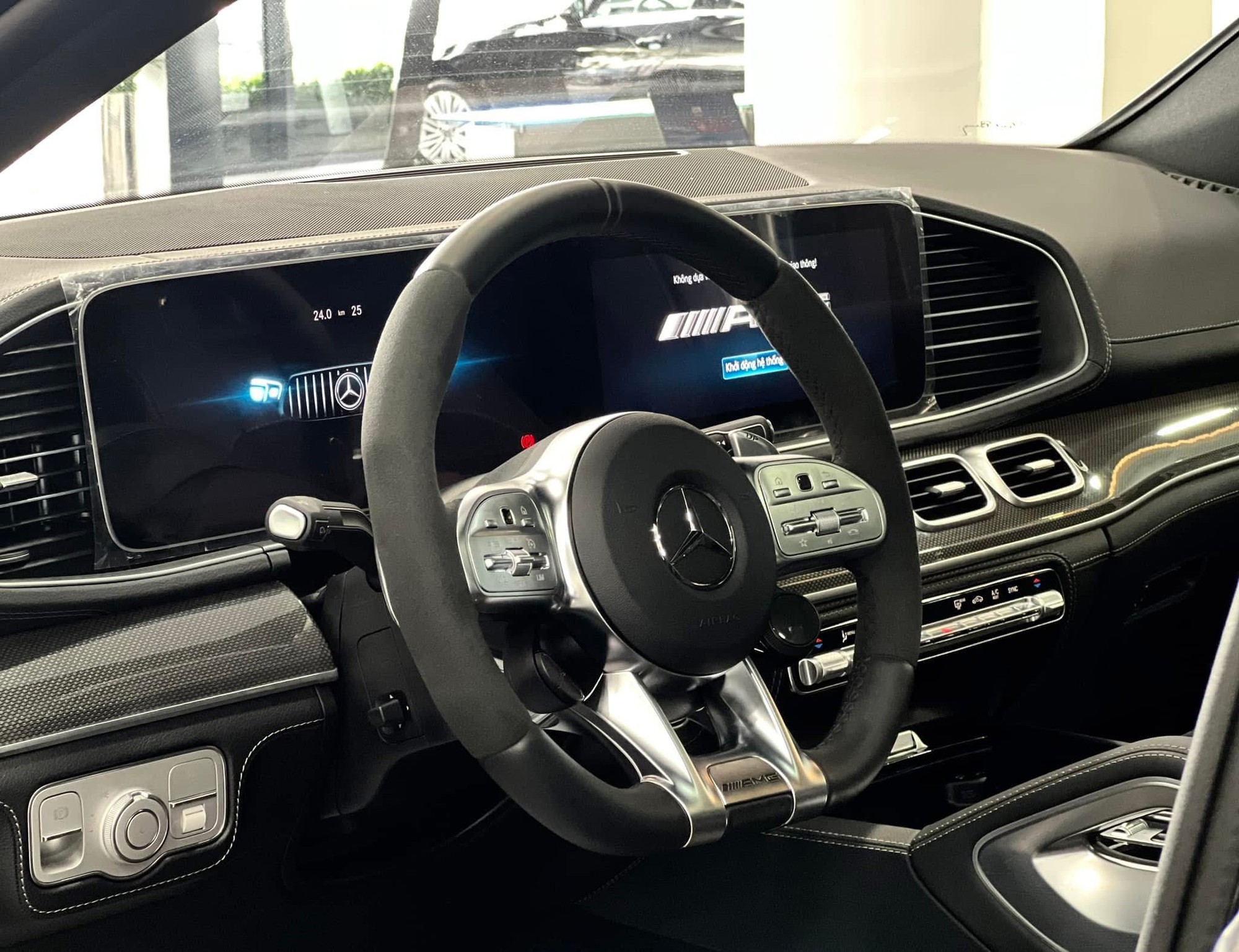 Mercedes-AMG GLE 53 giảm giá ‘kịch sàn’ còn gần 3,6 tỷ tại đại lý: Rẻ hơn Land Cruiser cả tỷ đồng, người mua phải đánh đổi một điều- Ảnh 7.