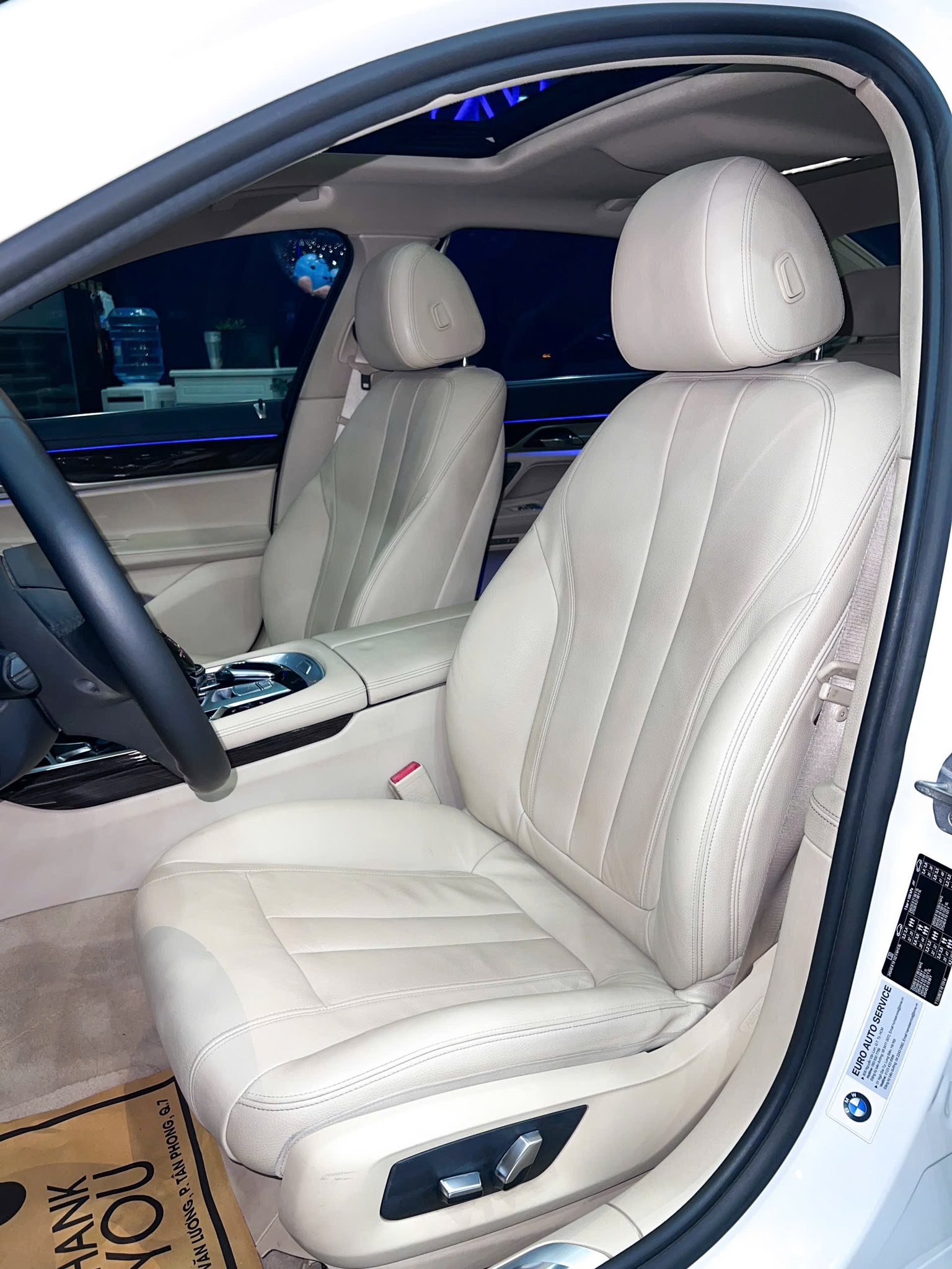 Chiếc BMW 7-Series giá 1,2 tỷ này sẽ khiến người dùng cân nhắc thay vì mua Toyota Camry 'base' mới: Dù cũ vẫn vượt nhiều trang bị, song vẫn phải chấp nhận điều này- Ảnh 8.