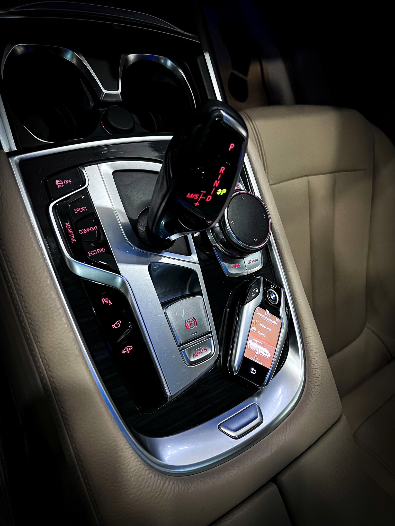 Chiếc BMW 7-Series giá 1,2 tỷ này sẽ khiến người dùng cân nhắc thay vì mua Toyota Camry 'base' mới: Dù cũ vẫn vượt nhiều trang bị, song vẫn phải chấp nhận điều này- Ảnh 14.