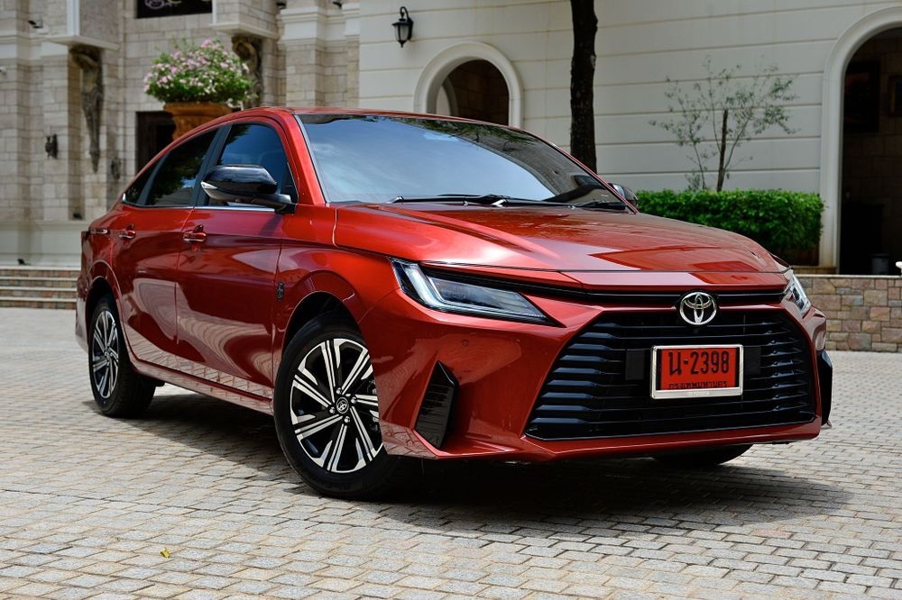 Toyota Vios Hybrid nhá hàng trước thềm ra mắt: Một chi tiết hứa hẹn thoát mác 'xe dịch vụ', giá quy đổi dự kiến từ gần 570 triệu đồng- Ảnh 1. Toyota Vios Hybrid nhá hàng trước thềm ra mắt: Một chi tiết hứa hẹn thoát mác 'xe dịch vụ', giá quy đổi dự kiến từ gần 570 triệu đồng- Ảnh 1.