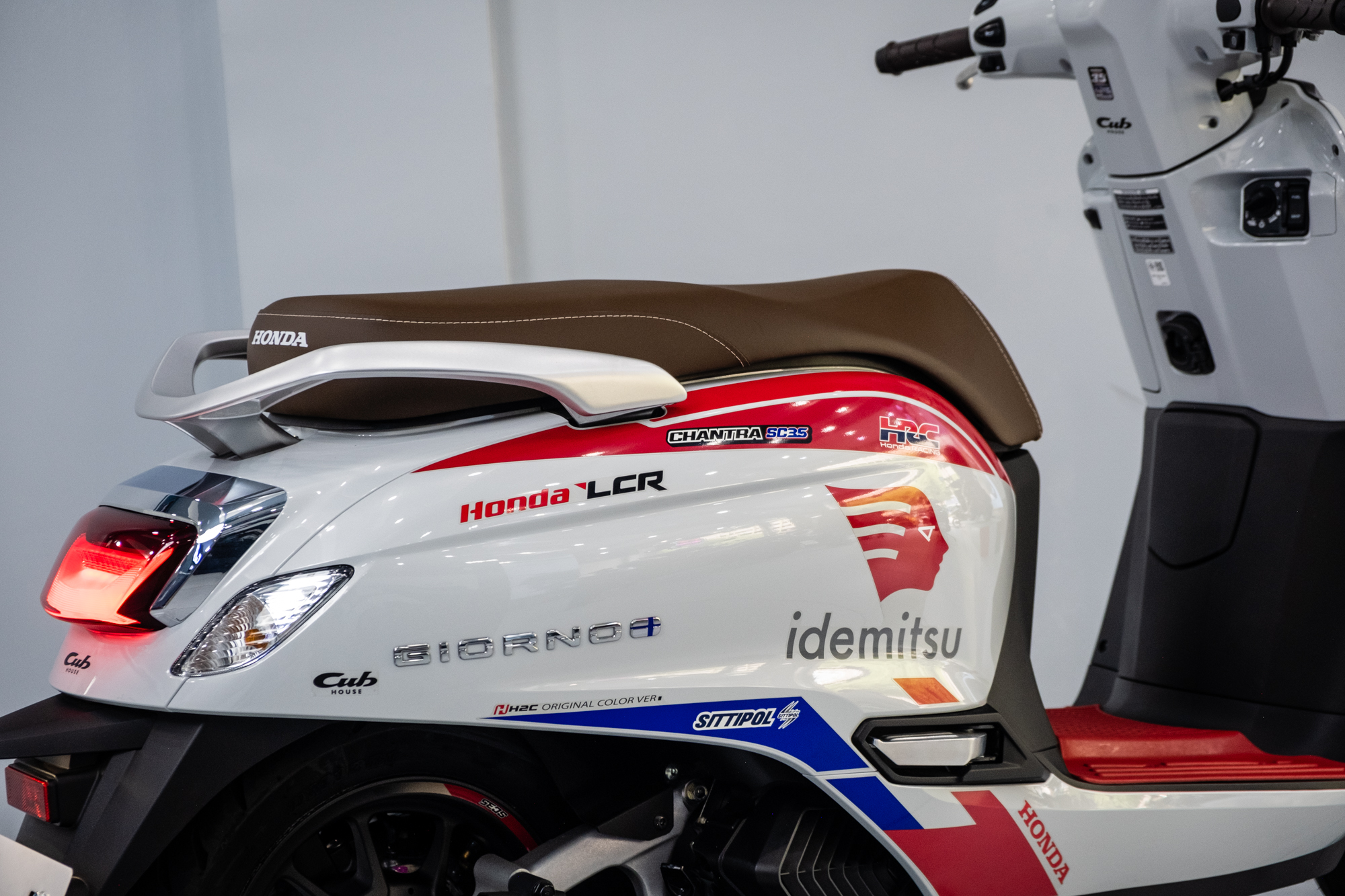 'Cận cảnh' hàng hiếm Honda Giorno+ SC35 ThaiGP đầu tiên về Việt Nam, giới hạn 99 chiếc trên toàn thế giới, giá có thể cả trăm triệu- Ảnh 17.