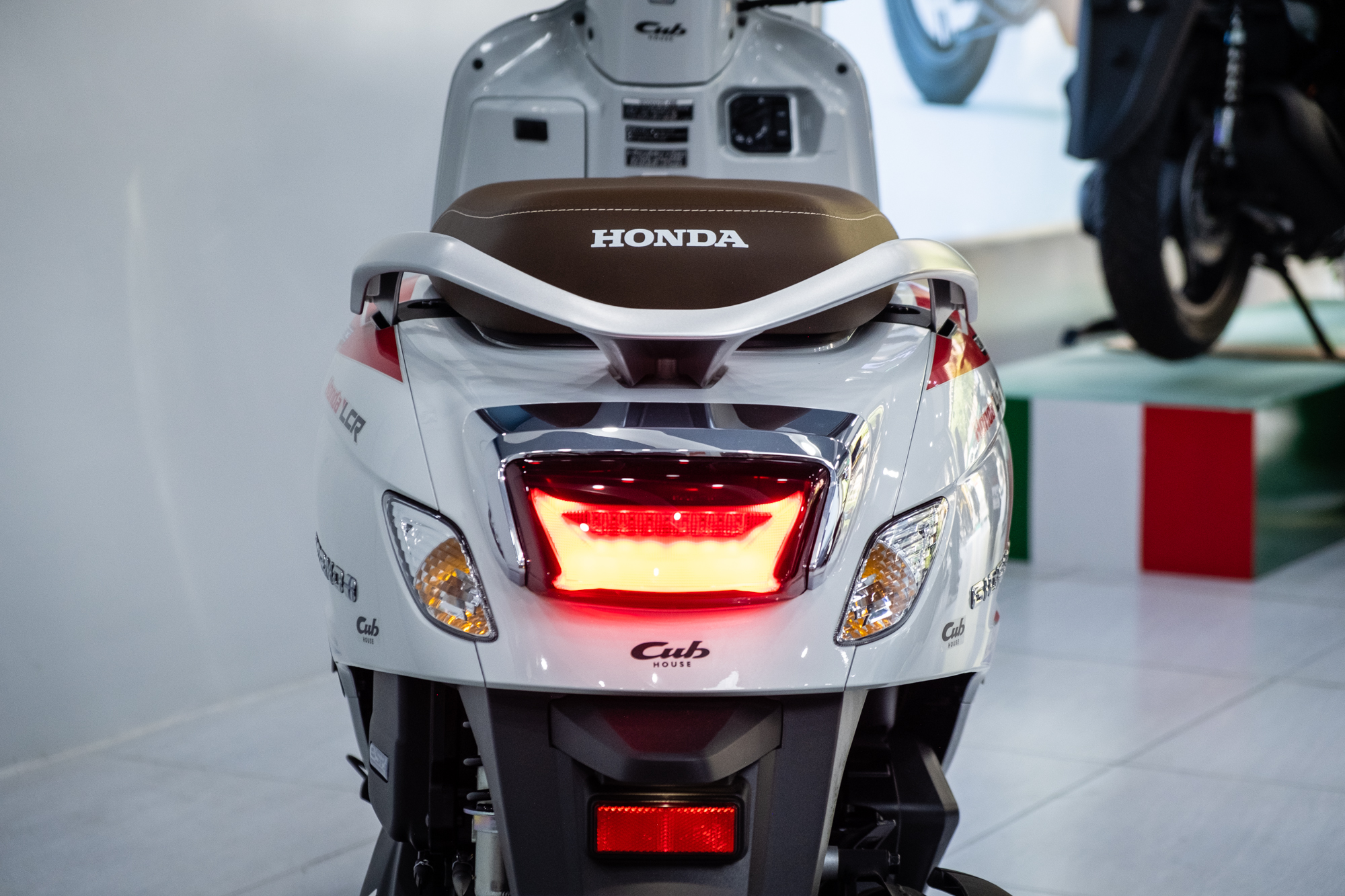 'Cận cảnh' hàng hiếm Honda Giorno+ SC35 ThaiGP đầu tiên về Việt Nam, giới hạn 99 chiếc trên toàn thế giới, giá có thể cả trăm triệu- Ảnh 20.