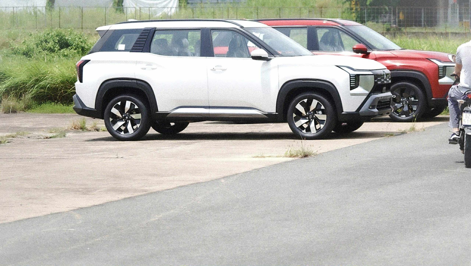 Bắt gặp Mitsubishi Destinator xuất hiện ở Việt Nam: Là bản vô lăng trái, có ADAS, khi ra mắt dễ thu hút những ai thấy Mazda CX-5 chật- Ảnh 5.