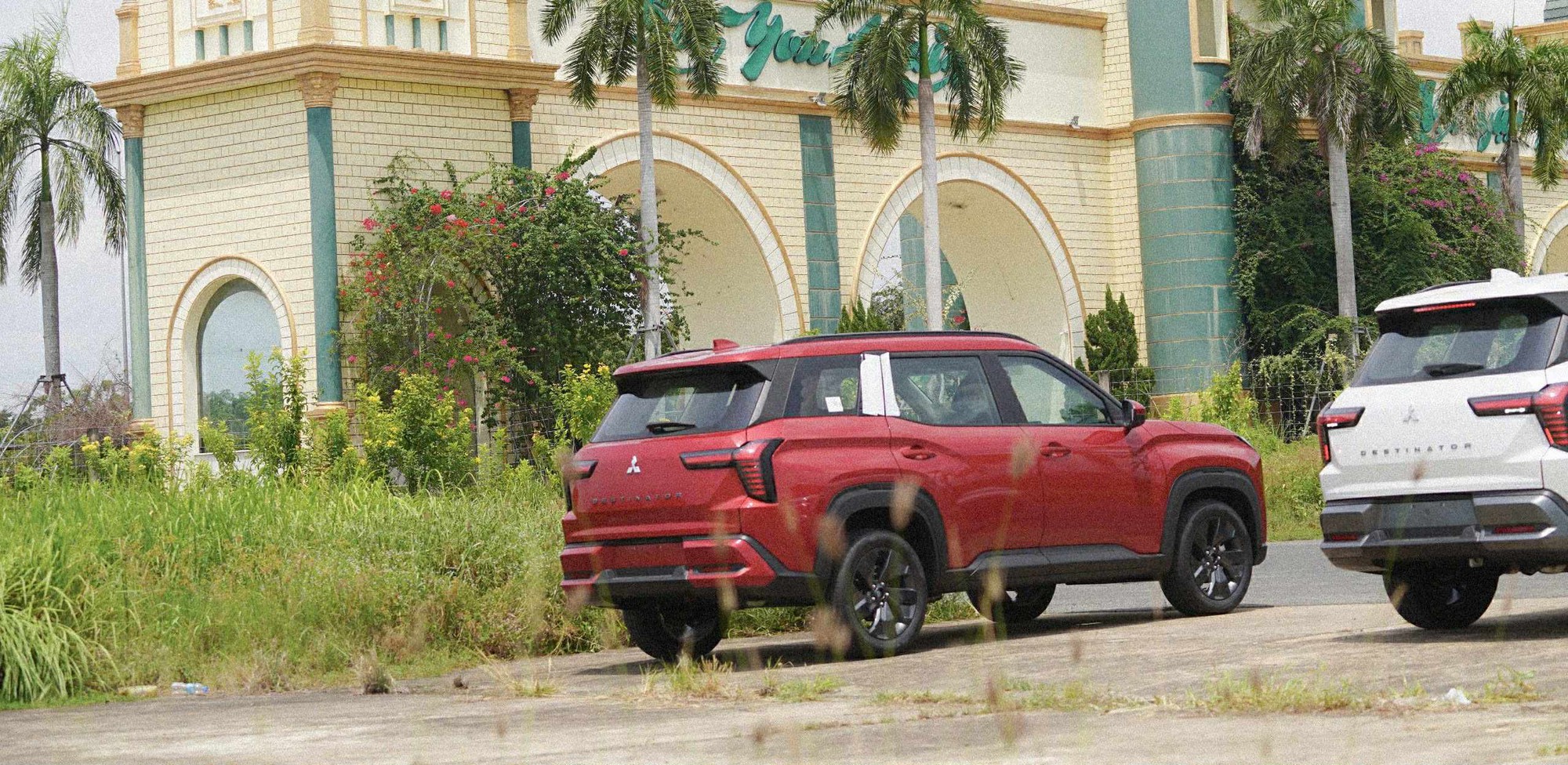 Bắt gặp Mitsubishi Destinator xuất hiện ở Việt Nam: Có cả bản ADAS, khi ra mắt dễ thu hút những ai thấy Mazda CX-5 chật- Ảnh 5.