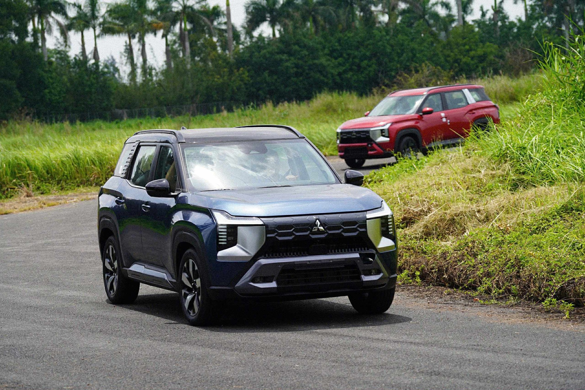 Bắt gặp Mitsubishi Destinator xuất hiện ở Việt Nam: Có cả bản ADAS, khi ra mắt dễ thu hút những ai thấy Mazda CX-5 chật- Ảnh 1.