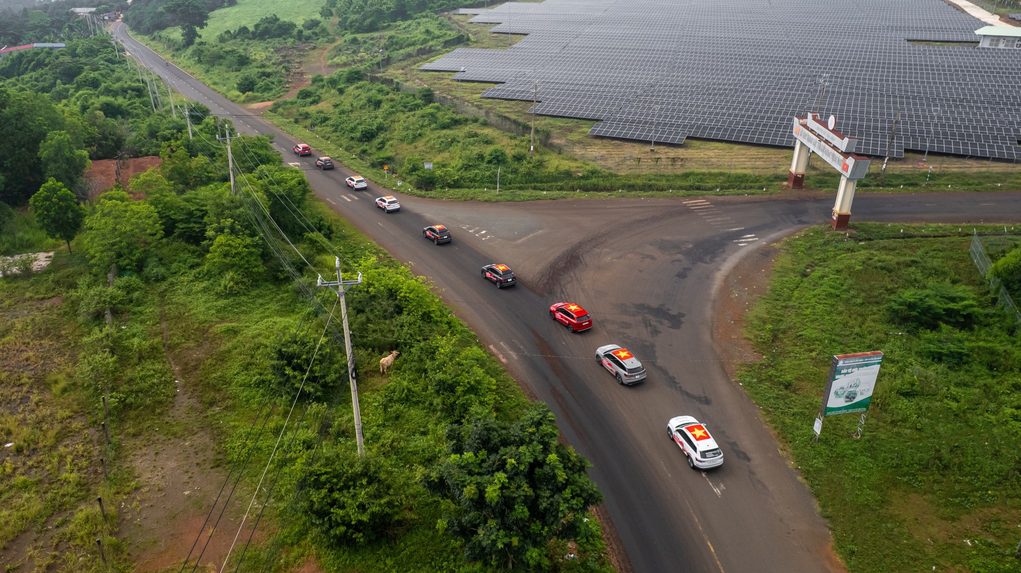 Đoàn xe Skoda vượt 400km tới Buôn Ma Thuột: Băng rừng, xuyên mưa trắng trời mới thấy rõ khung gầm quan trọng thế nào- Ảnh 15.