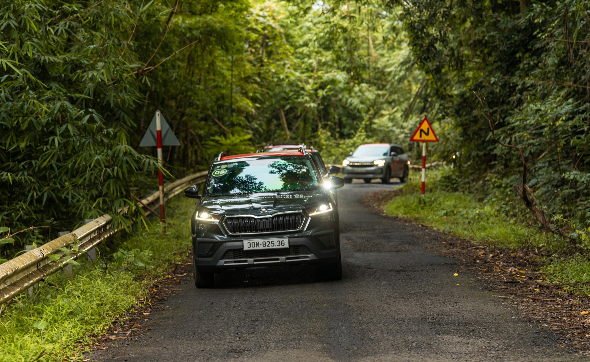 Đoàn xe Skoda vượt 400km tới Buôn Ma Thuột: Băng rừng, xuyên mưa trắng trời mới thấy rõ khung gầm quan trọng thế nào- Ảnh 20.