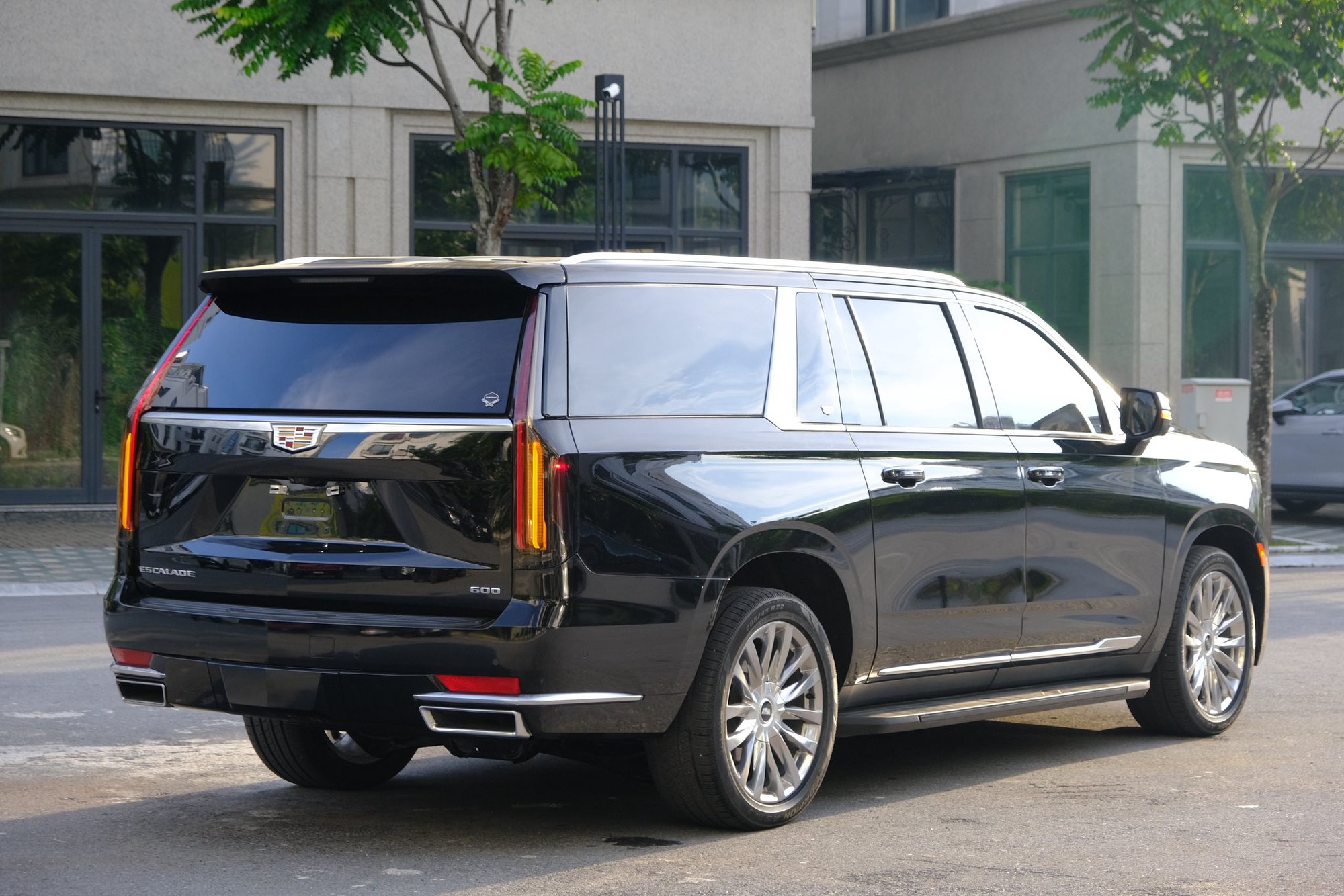 Xe Mỹ cực hiếm ở Việt Nam vừa rao bán: Chung động cơ VinFast President, đồng hồ hé lộ mức ăn xăng khủng- Ảnh 5.