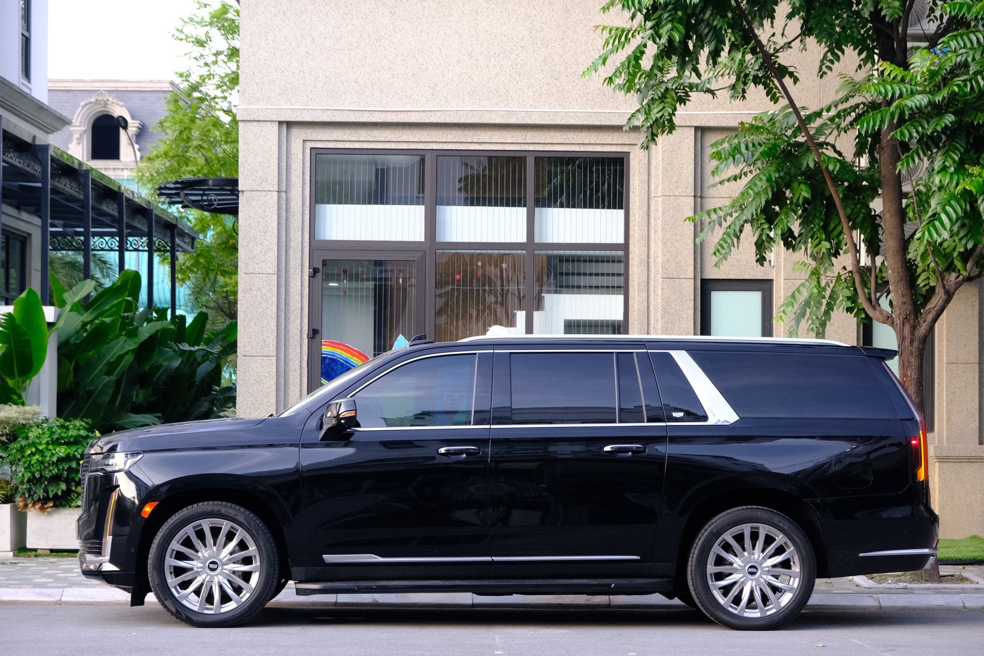 Xe Mỹ cực hiếm ở Việt Nam vừa rao bán: Chung động cơ VinFast President, đồng hồ hé lộ mức ăn xăng khủng- Ảnh 4.