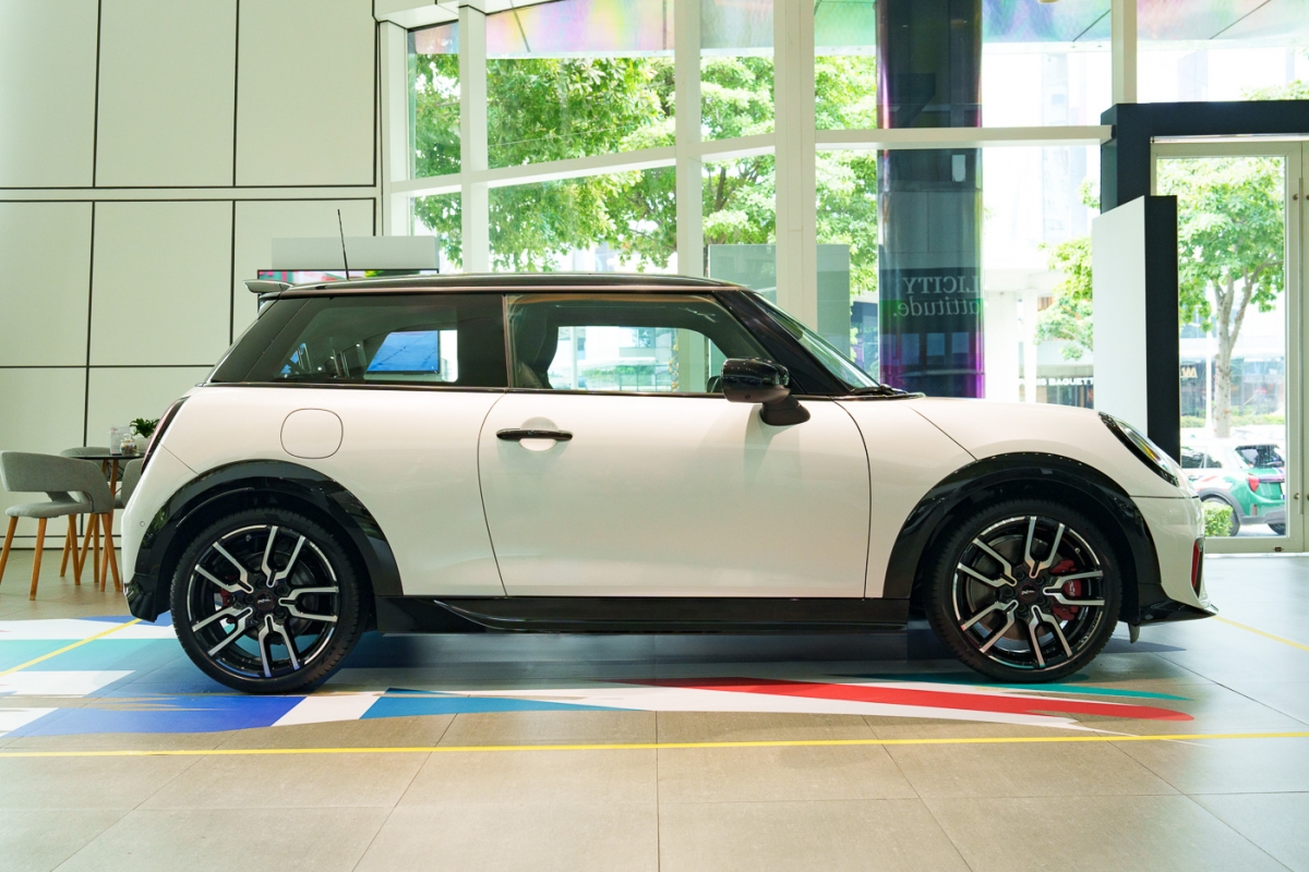 Khám phá MINI John Cooper Works thế hệ mới ra mắt tại Việt Nam- Ảnh 4.