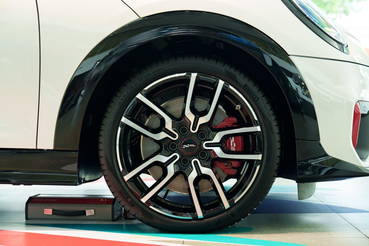Khám phá MINI John Cooper Works thế hệ mới ra mắt tại Việt Nam- Ảnh 9.