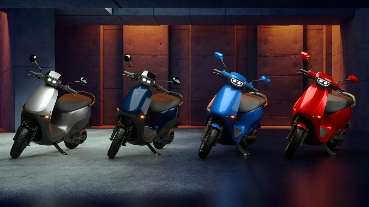 Xe máy điện phong cách cổ điển, màu sắc đẹp mê, trang bị ngang Honda SH- Ảnh 4.