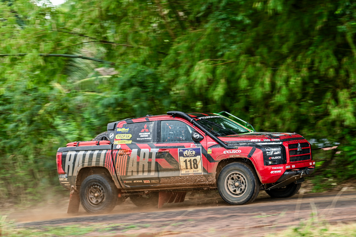 Mitsubishi Triton giành chiến thắng AXCR 2025 sau hơn 2.300km cán đá, vượt lầy, cây đổ- Ảnh 4. Mitsubishi Triton giành chiến thắng AXCR 2025 sau hơn 2.300km cán đá, vượt lầy, cây đổ- Ảnh 4.