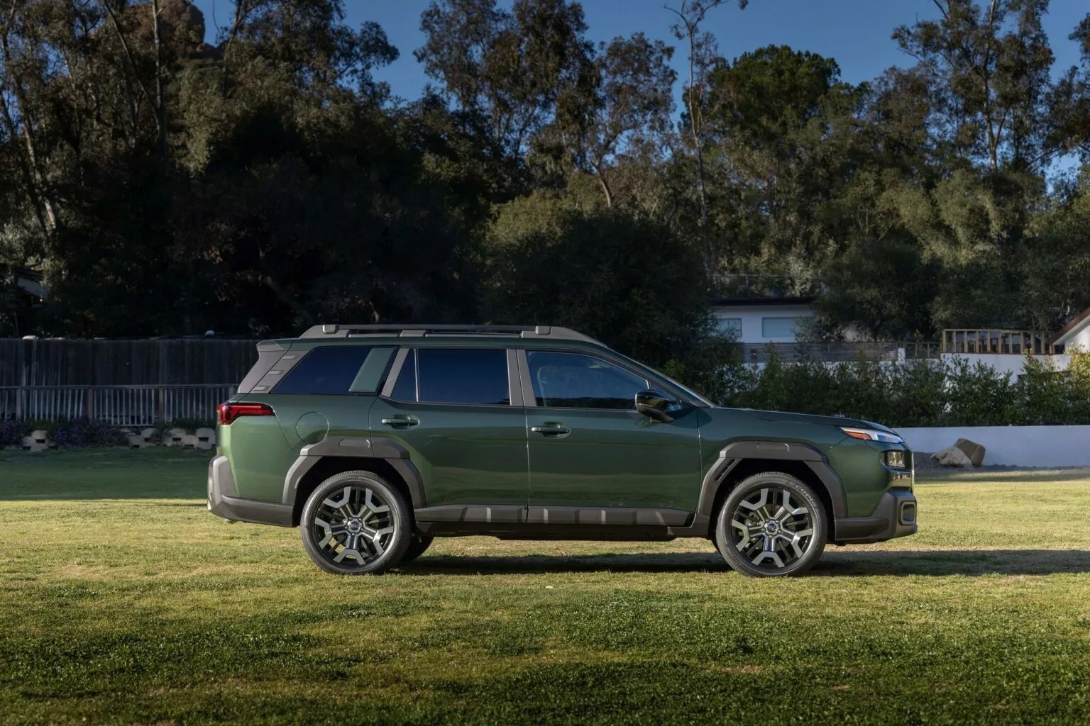 Subaru Outback 2026 lột xác thành SUV thực thụ: Dáng vuông như Land Rover, có bản 260 mã lực, giá tăng mạnh- Ảnh 5. Subaru Outback 2026 lột xác thành SUV thực thụ: Dáng vuông như Land Rover, có bản 260 mã lực, giá tăng mạnh- Ảnh 5.
