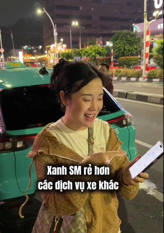 Nghe TikToker Việt review đi Xanh SM tại Indonesia: Rẻ hơn các dịch vụ xe khác- Ảnh 2.