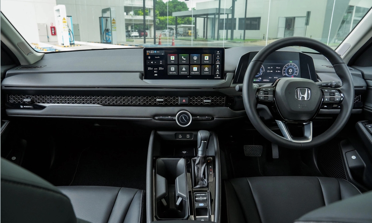 Honda Accord hybrid ra mắt ĐNÁ: Thêm loạt công nghệ trên bản tiêu chuẩn, màn HUD, 207 mã lực, liệu có về Việt Nam tăng sức đấu Camry?- Ảnh 6.