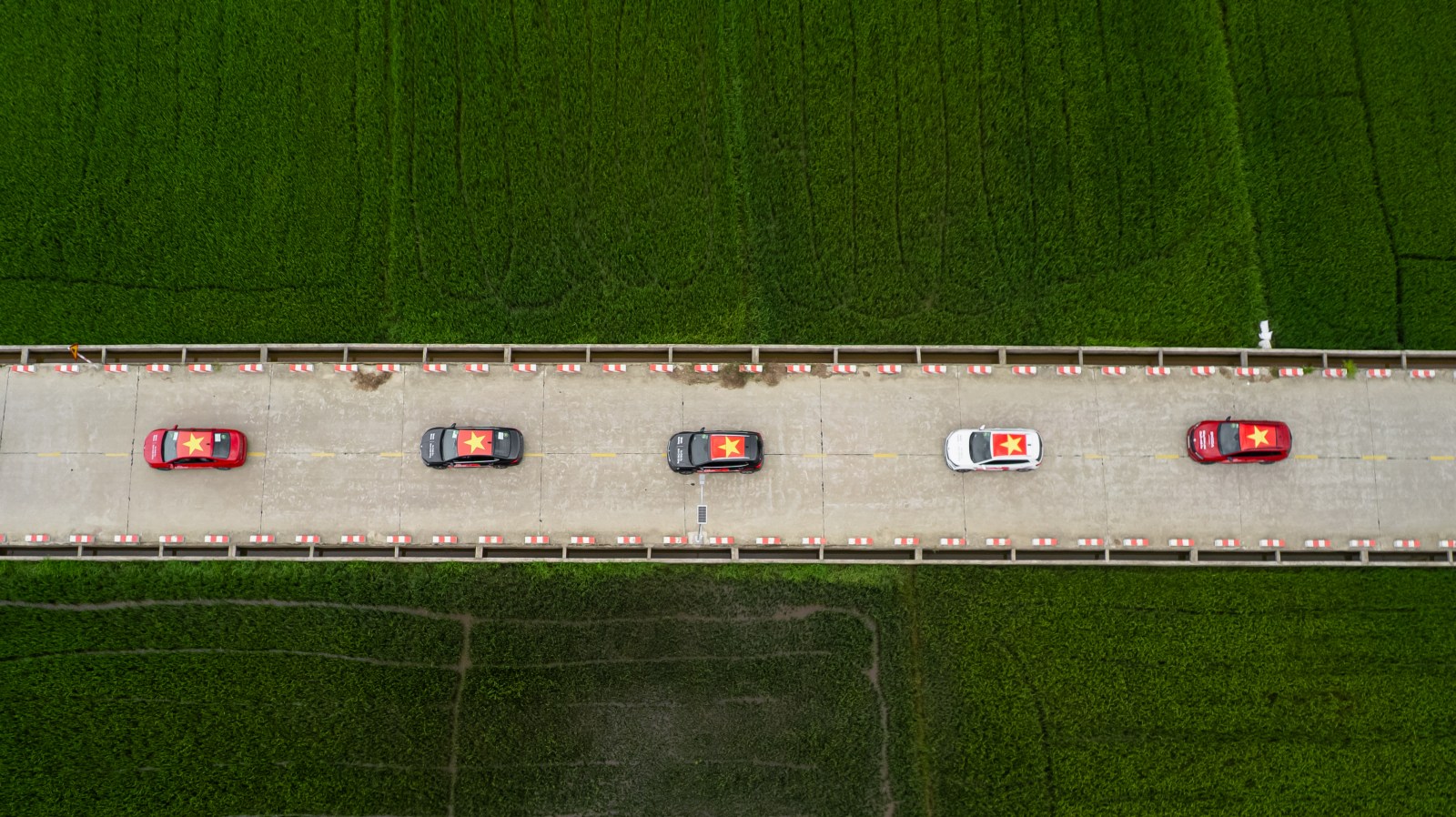 Skoda Slavia vượt hơn 200km cao tốc Nghệ An - Ninh Bình cùng đoàn SUV: Cầm lái không ngán tốc độ cao, ngồi lâu không mệt nhờ một điều- Ảnh 21. Skoda Slavia vượt hơn 200km cao tốc Nghệ An - Ninh Bình cùng đoàn SUV: Cầm lái không ngán tốc độ cao, ngồi lâu không mệt nhờ một điều- Ảnh 21.