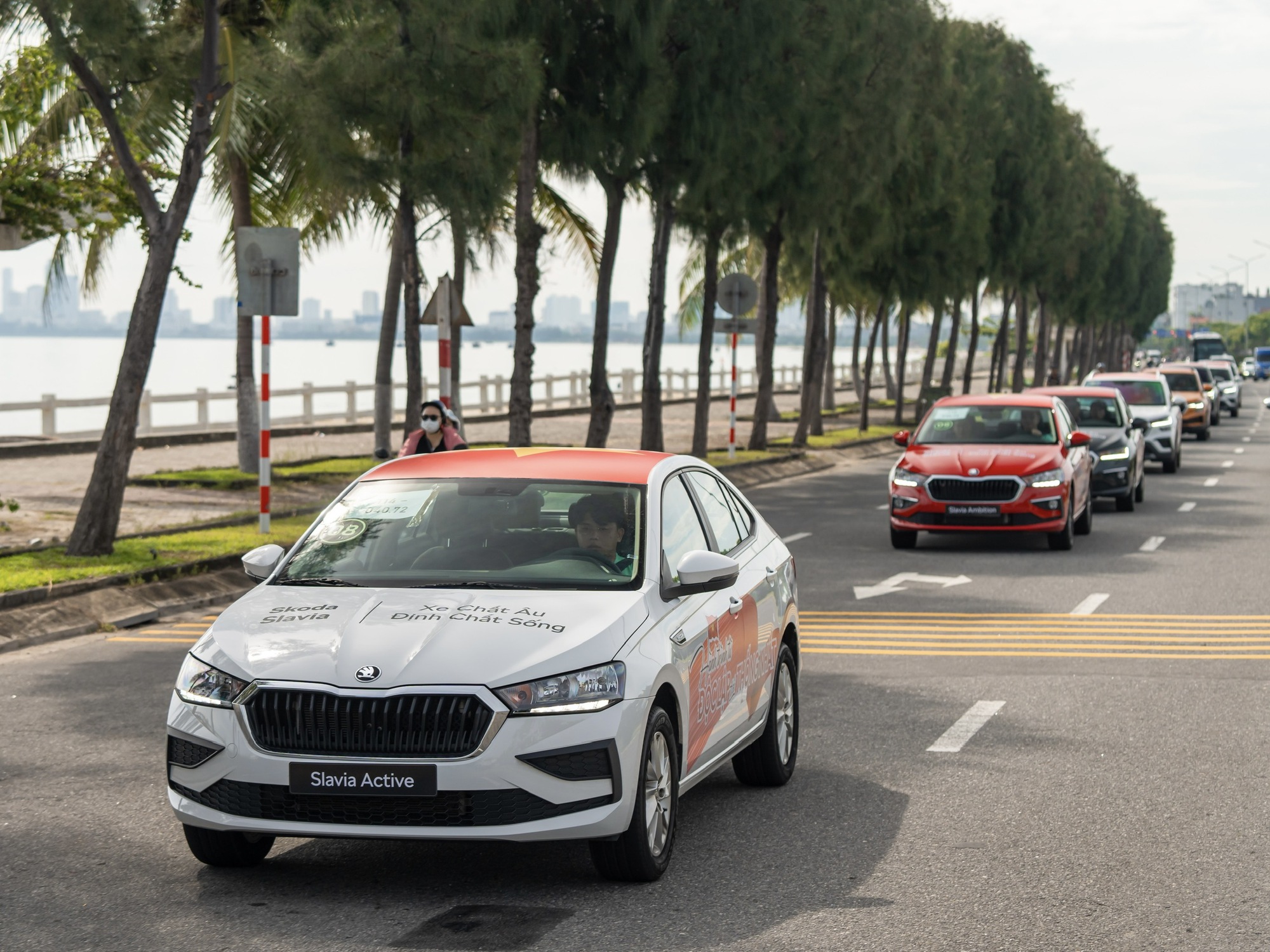 Đoàn Skoda xuyên Việt hoàn thành cung dài nhất hơn 500km: Đích thân TGĐ Skoda Việt Nam cầm lái Slavia vượt đèo Hải Vân- Ảnh 15. Đoàn Skoda xuyên Việt hoàn thành cung dài nhất hơn 500km: Đích thân TGĐ Skoda Việt Nam cầm lái Slavia vượt đèo Hải Vân- Ảnh 15.