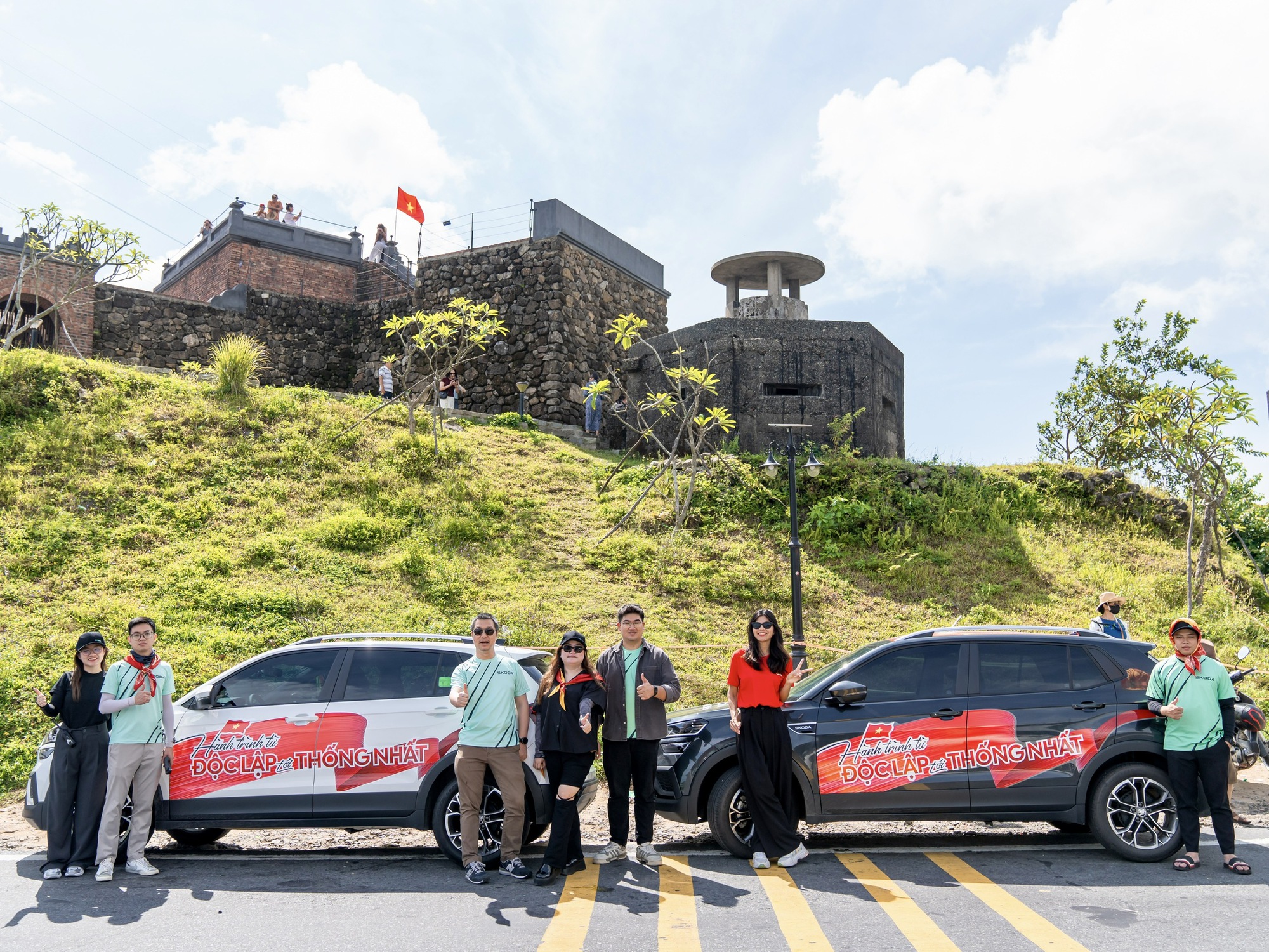 Đoàn Skoda xuyên Việt hoàn thành cung dài nhất hơn 500km: Đích thân TGĐ Skoda Việt Nam cầm lái Slavia vượt đèo Hải Vân- Ảnh 22. Đoàn Skoda xuyên Việt hoàn thành cung dài nhất hơn 500km: Đích thân TGĐ Skoda Việt Nam cầm lái Slavia vượt đèo Hải Vân- Ảnh 22.