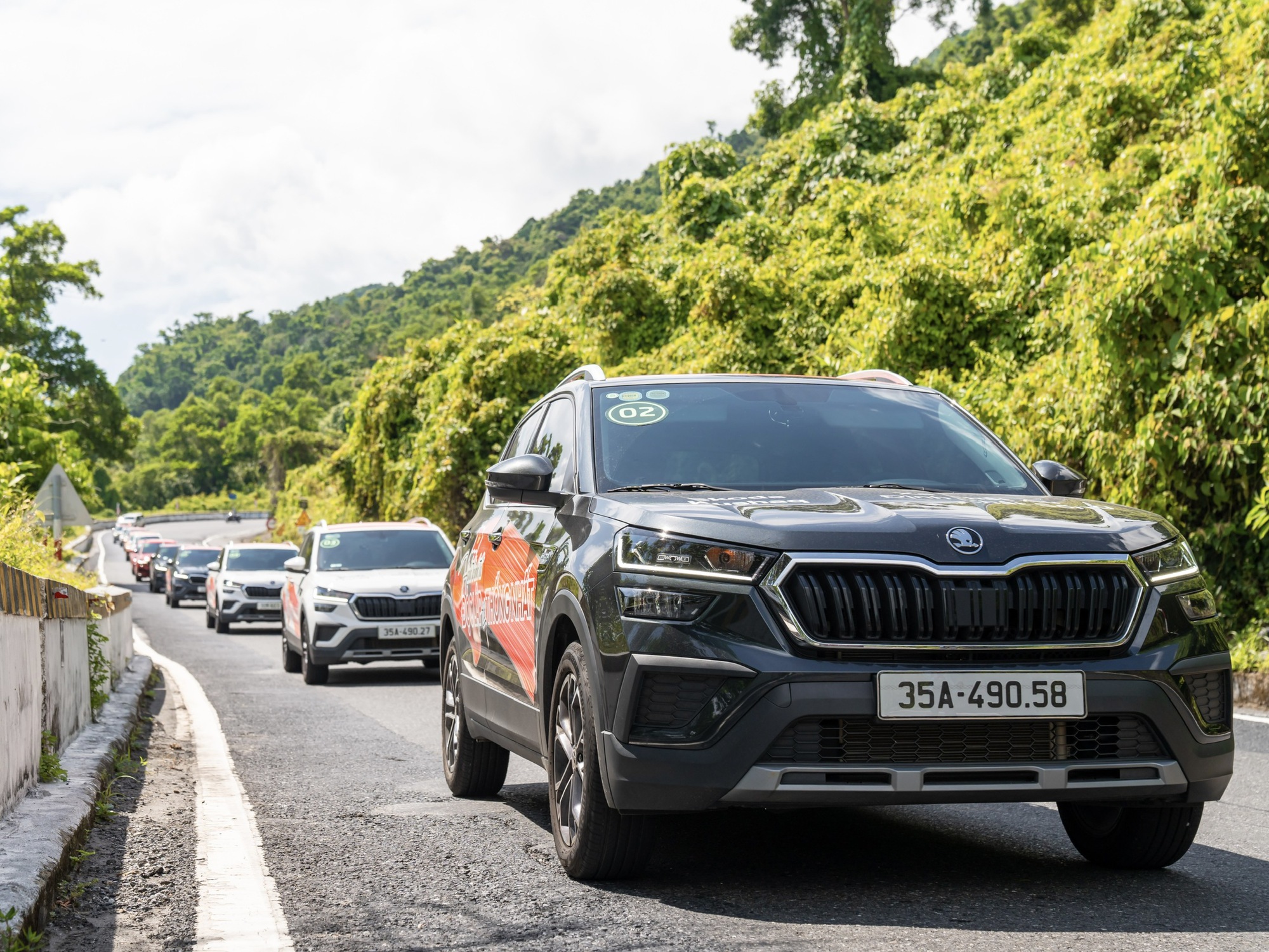 Đoàn Skoda xuyên Việt hoàn thành cung dài nhất hơn 500km: Đích thân TGĐ Skoda Việt Nam cầm lái Slavia vượt đèo Hải Vân- Ảnh 21. Đoàn Skoda xuyên Việt hoàn thành cung dài nhất hơn 500km: Đích thân TGĐ Skoda Việt Nam cầm lái Slavia vượt đèo Hải Vân- Ảnh 21.
