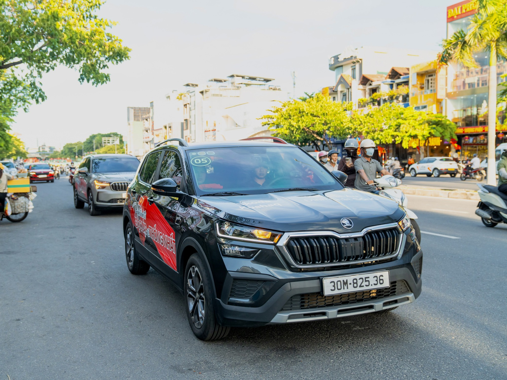 Đoàn Skoda xuyên Việt hoàn thành cung dài nhất hơn 500km: Đích thân TGĐ Skoda Việt Nam cầm lái Slavia vượt đèo Hải Vân- Ảnh 11. Đoàn Skoda xuyên Việt hoàn thành cung dài nhất hơn 500km: Đích thân TGĐ Skoda Việt Nam cầm lái Slavia vượt đèo Hải Vân- Ảnh 11.