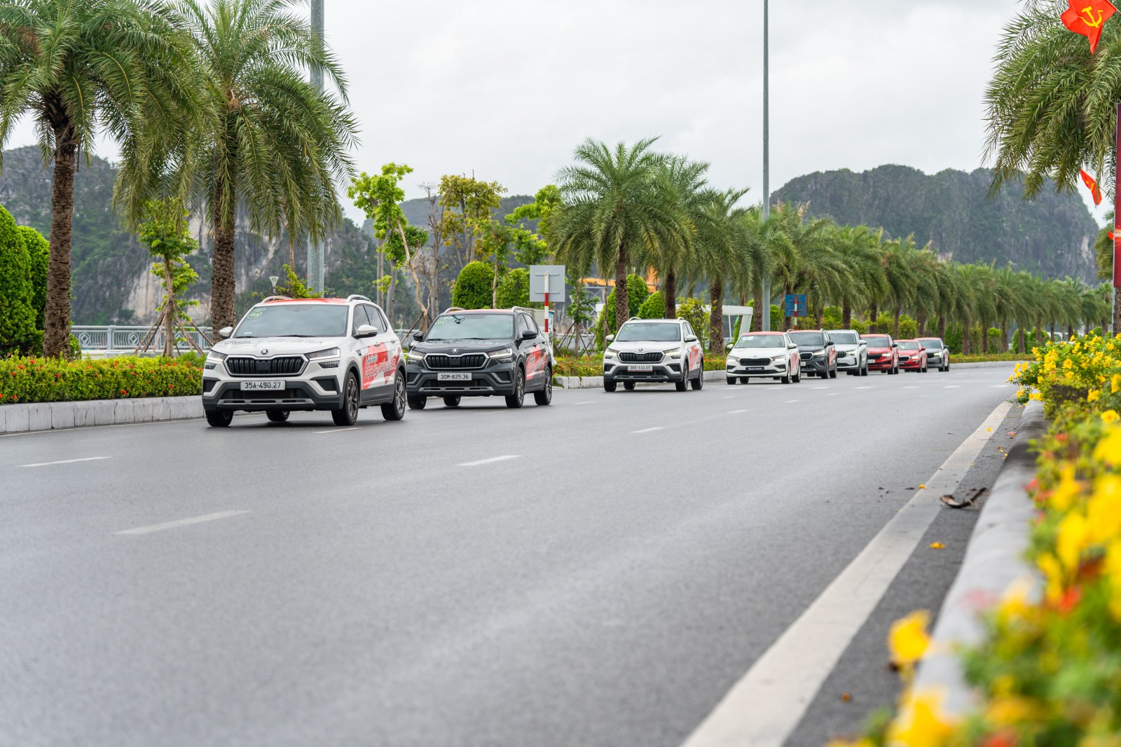 Đoàn xe Skoda 'vượt bão' tới Hà Nội, kết thúc gần 2.500km từ Độc Lập tới Thống Nhất với nhiều cung bậc cảm xúc- Ảnh 26. Đoàn xe Skoda 'vượt bão' tới Hà Nội, kết thúc gần 2.500km từ Độc Lập tới Thống Nhất với nhiều cung bậc cảm xúc- Ảnh 26.