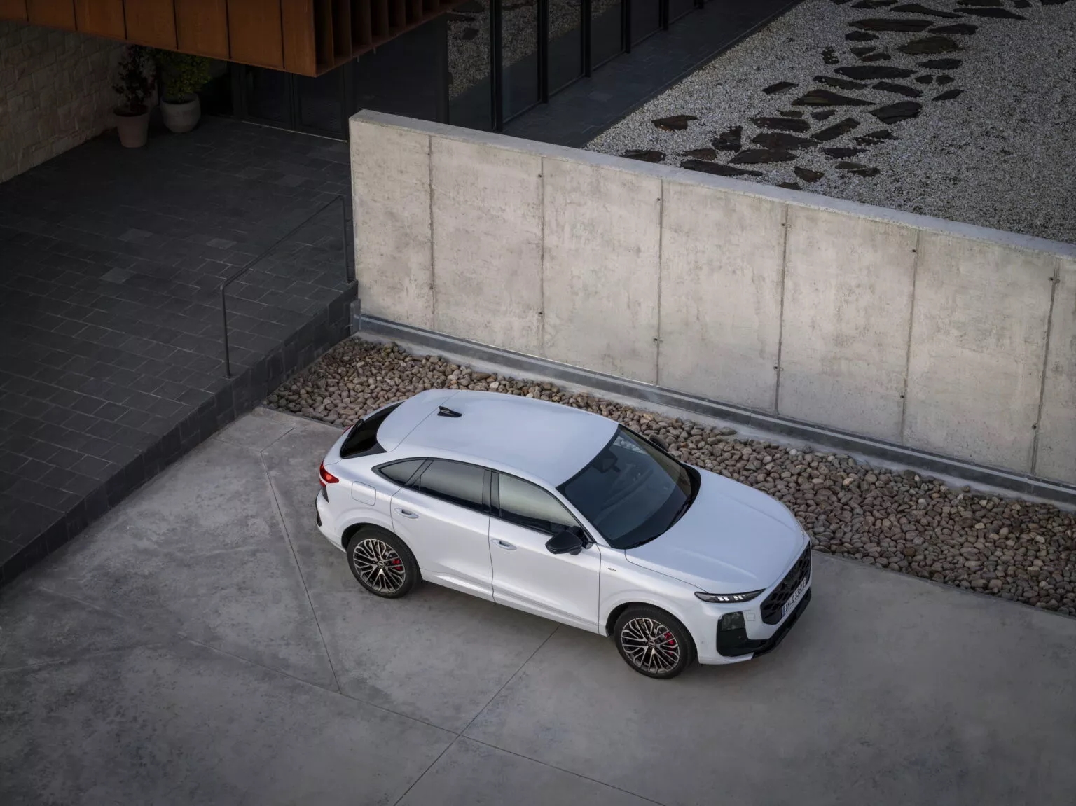 Audi Q3 Sportback 2026 ra mắt: Màn lớn hơn, mạnh tới 268 mã lực, có bản chạy được 117km không cần xăng- Ảnh 5. Audi Q3 Sportback 2026 ra mắt: Màn lớn hơn, mạnh tới 268 mã lực, có bản chạy được 117km không cần xăng- Ảnh 5.