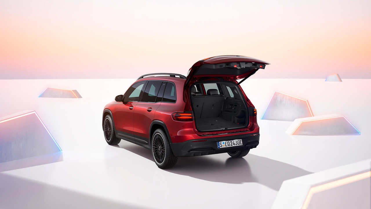 Mercedes-Benz EQB 250+ bản nâng cấp ra mắt tại Việt Nam: Giá từ 2,3 tỷ đồng, có thể chạy từ Hà Nội đến Huế chỉ trong 1 lần sạc- Ảnh 4.