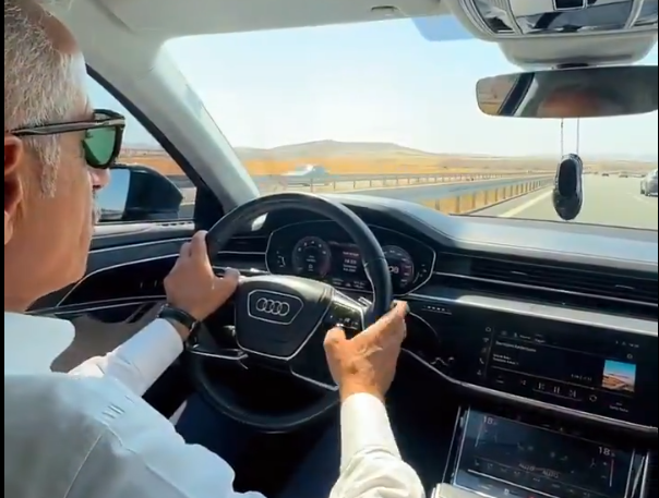 Bộ trưởng Giao thông Thổ Nhĩ Kỳ bị phạt vì lái xe quá tốc độ- Ảnh 1. Bộ trưởng Giao thông Thổ Nhĩ Kỳ bị phạt vì lái xe quá tốc độ- Ảnh 1.