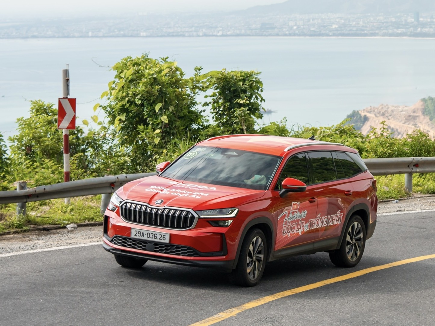 Xuyên Việt hơn 2.000km bằng Skoda Kodiaq: ‘Chạy 500km/ngày chỉ như uống cà phê ngoài phố’- Ảnh 2. Xuyên Việt hơn 2.000km bằng Skoda Kodiaq: ‘Chạy 500km/ngày chỉ như uống cà phê ngoài phố’- Ảnh 2.