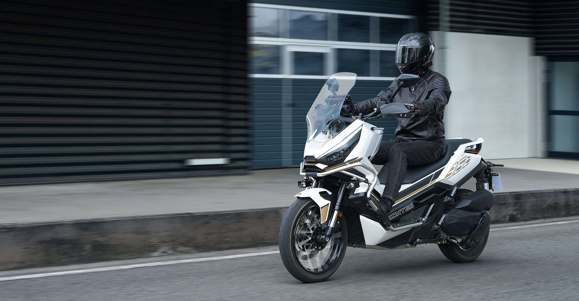 Vừa ra mắt Việt Nam xe tay ga dân phượt thích mê: Sức mạnh và công nghệ vượt xe Honda, Yamaha, giá rẻ hơn- Ảnh 1. Vừa ra mắt Việt Nam xe tay ga dân phượt thích mê: Sức mạnh và công nghệ vượt xe Honda, Yamaha, giá rẻ hơn- Ảnh 1.