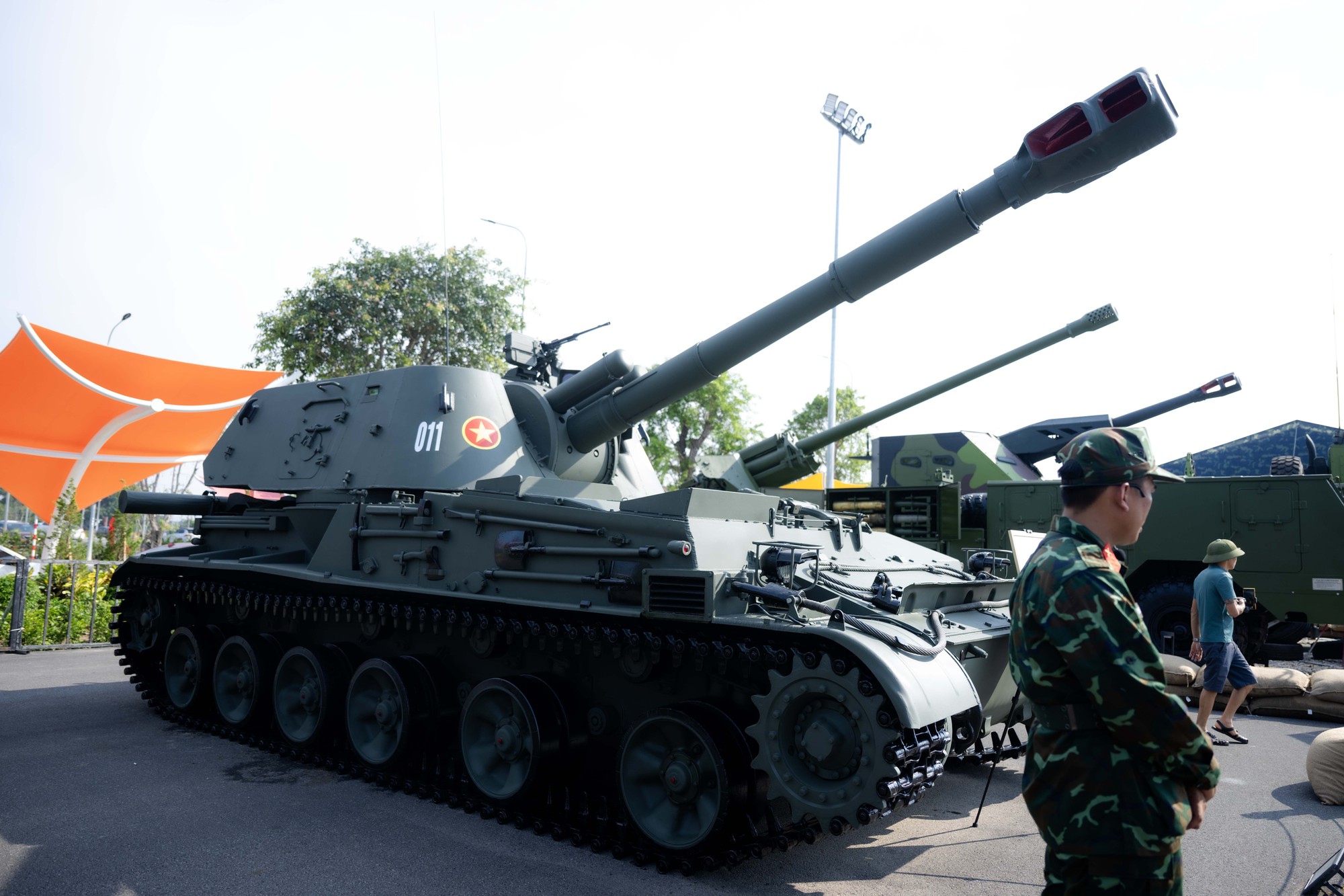 Trầm trồ trước dàn xe tăng, xe thiết giáp, ngư lôi lần đầu xuất hiện tại Triển lãm lớn nhất lịch sử ở Hà Nội- Ảnh 3. Trầm trồ trước dàn xe tăng, xe thiết giáp, ngư lôi lần đầu xuất hiện tại Triển lãm lớn nhất lịch sử ở Hà Nội- Ảnh 3.