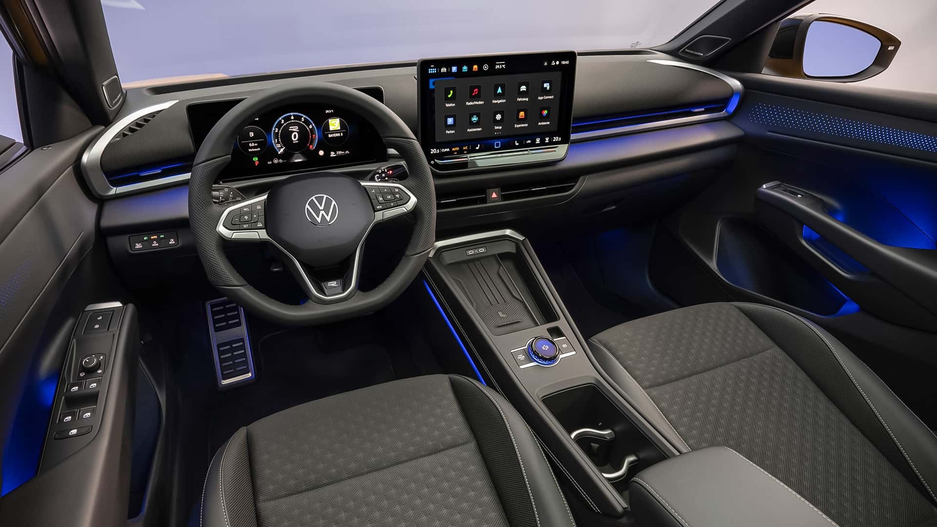 VW T-Roc 2025 - SUV cùng cỡ Corolla Cross nâng đời với 2 màn hình khủng, có bản thể thao, dễ ‘hot’ nếu về Việt Nam- Ảnh 7.