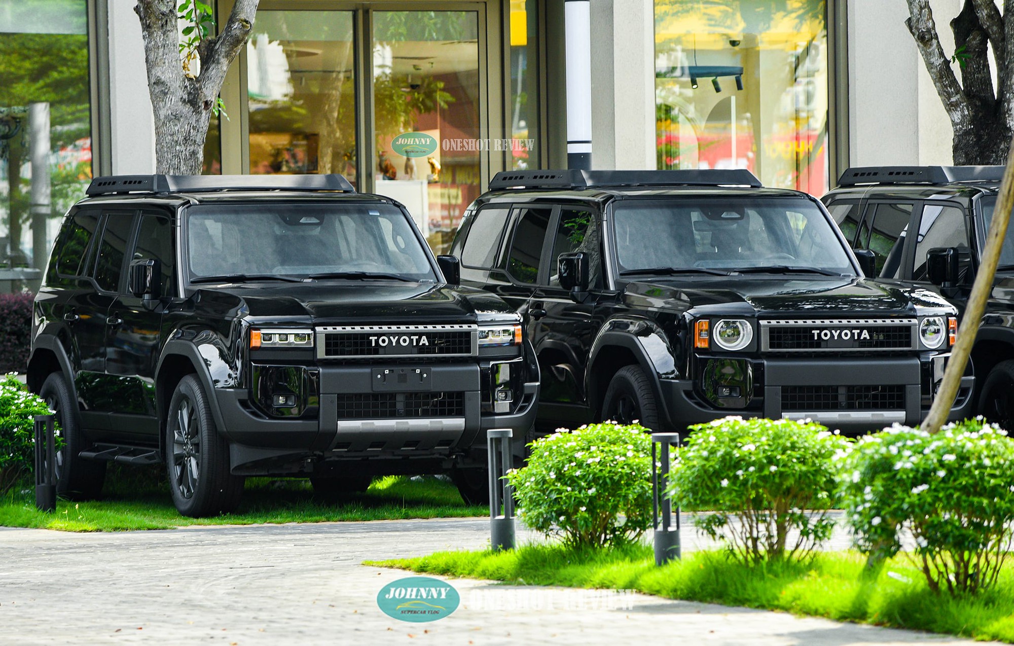 Lô Toyota Prado ‘lạ’ xuất hiện tại Việt Nam: Thiết kế khác biệt, động cơ hybrid mạnh hơn hẳn xe chính hãng- Ảnh 2. Lô Toyota Prado ‘lạ’ xuất hiện tại Việt Nam: Thiết kế khác biệt, động cơ hybrid mạnh hơn hẳn xe chính hãng- Ảnh 2.