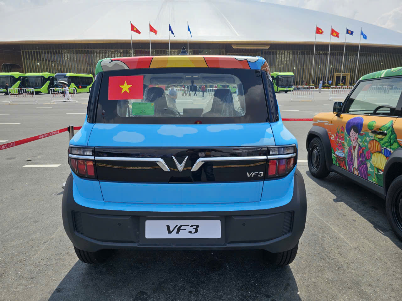 Cận cảnh dàn xe điện VinFast màu Cận cảnh dàn xe điện VinFast màu