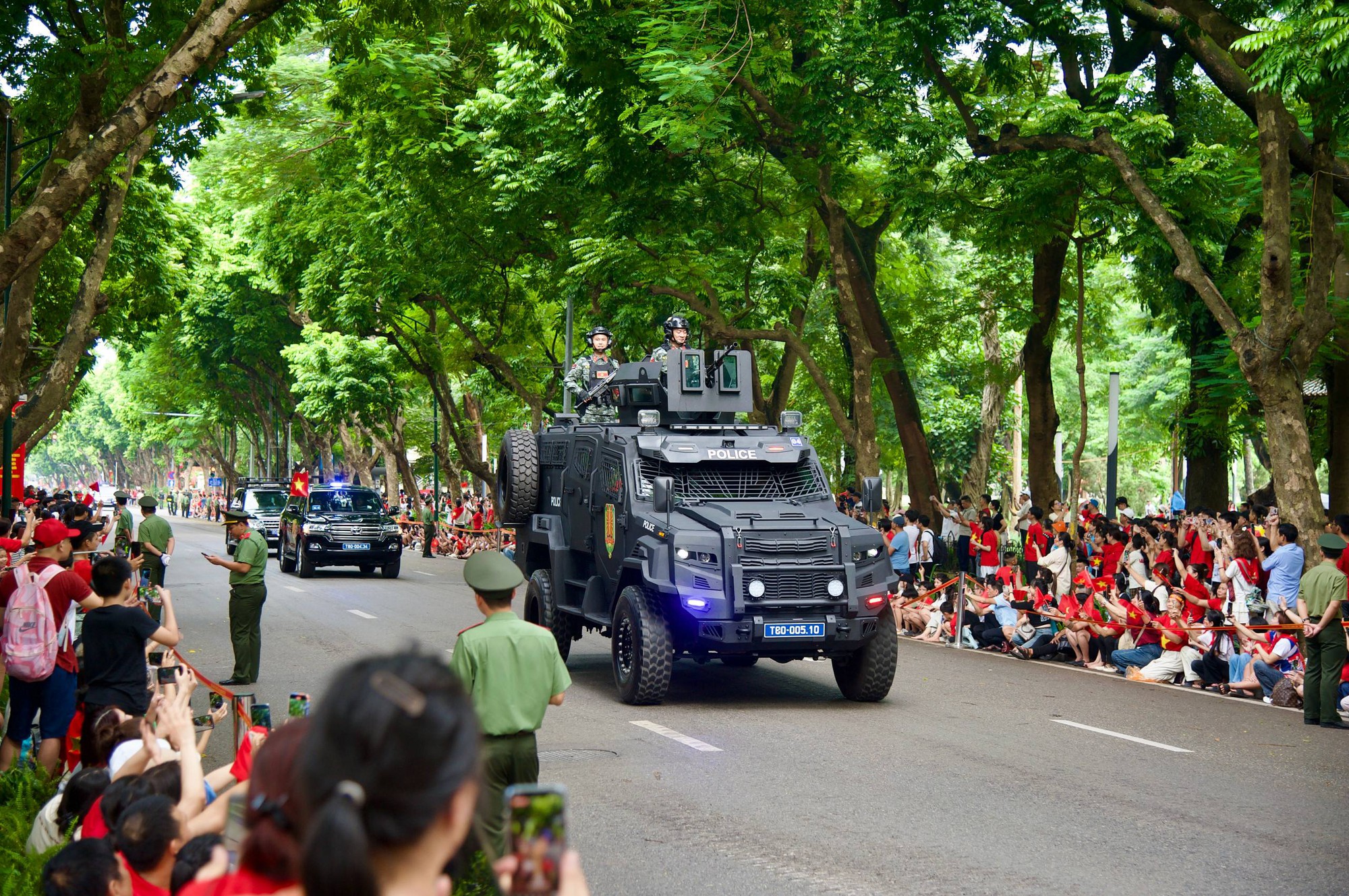 Choáng ngợp hình ảnh Su-30MK2, Yak-130 lần đầu thả bẫy nhiệt và dàn vũ khí, khí tài tại Lễ tổng duyệt A80- Ảnh 10.