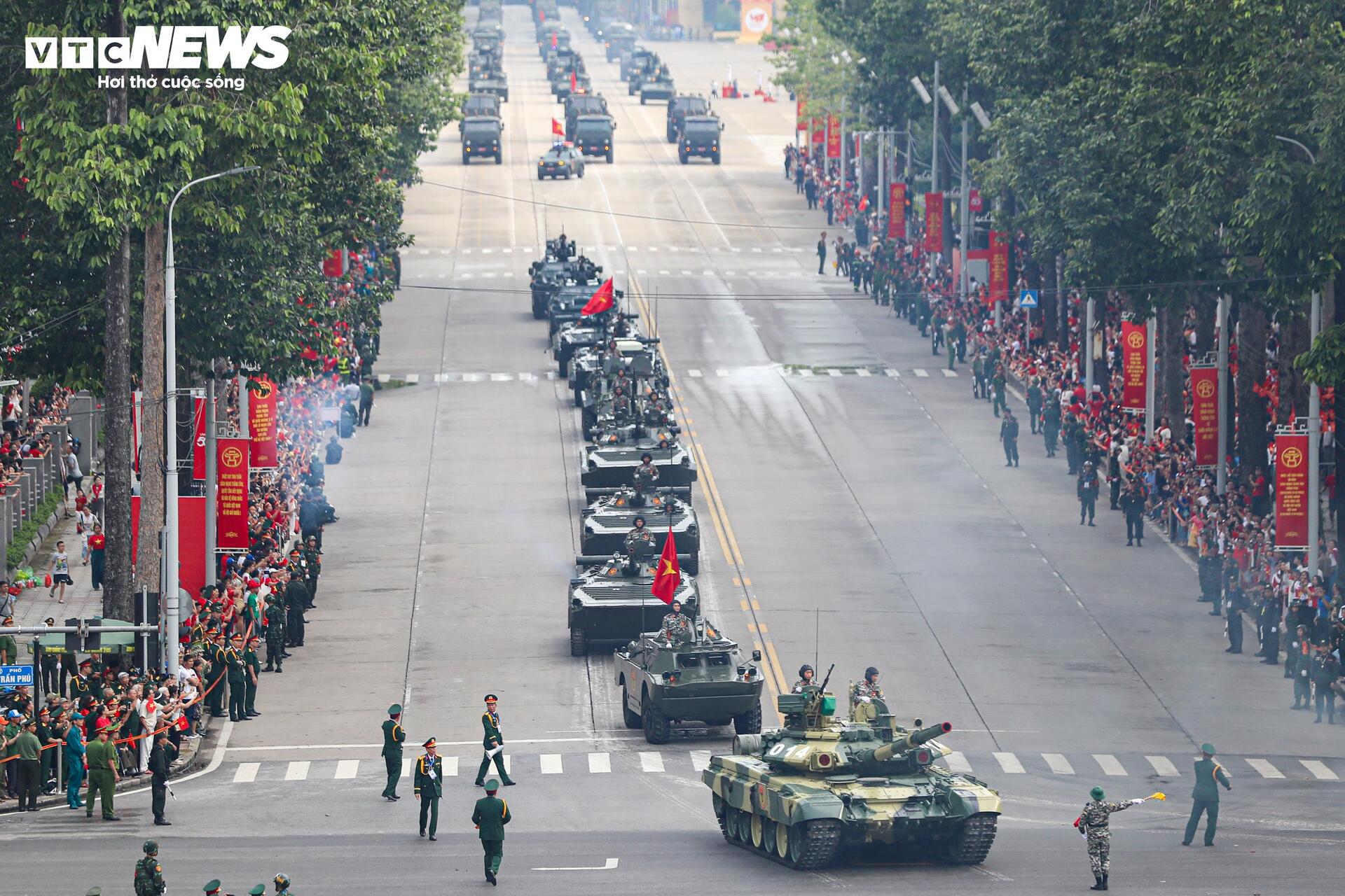 Dàn khí tài hùng hậu diễu qua Quảng trường Ba Đình trong buổi tổng duyệt A80- Ảnh 5.
