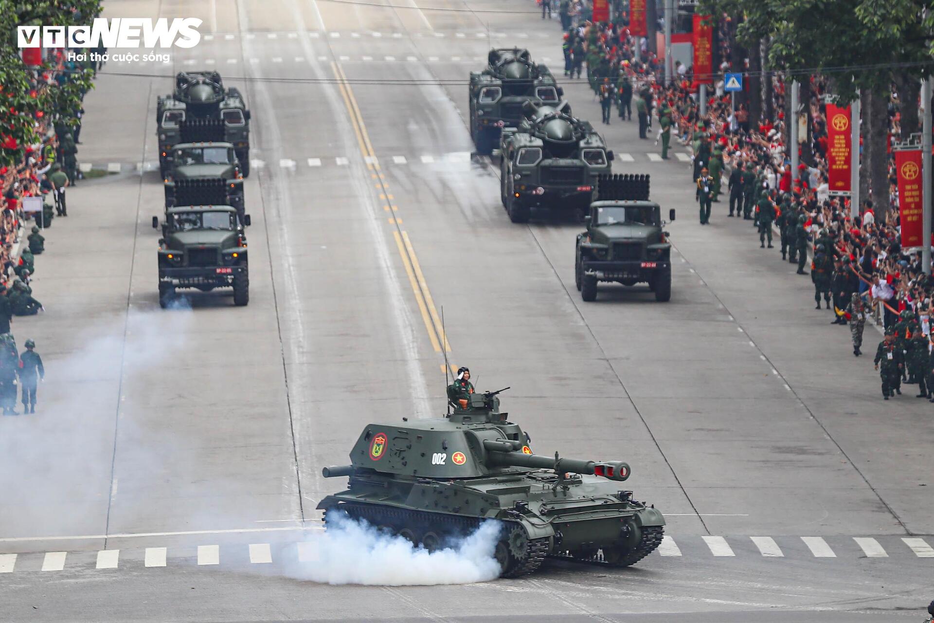 Dàn khí tài hùng hậu diễu qua Quảng trường Ba Đình trong buổi tổng duyệt A80- Ảnh 8.