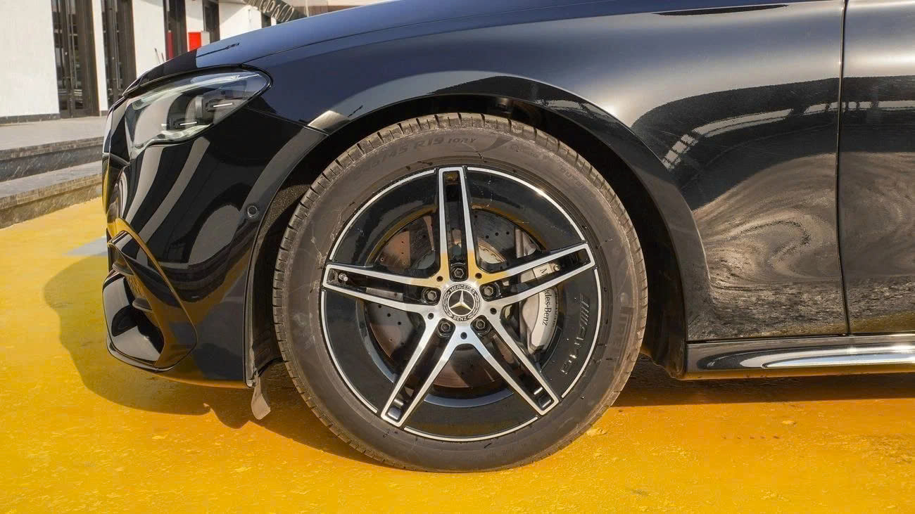 Đại lý báo nhận cọc E-Class thế hệ mới: Ra mắt tháng 10 tới, lắp ráp trong nước, 3 phiên bản, giá tăng nhẹ, có trang bị xịn hơn cả S-Class- Ảnh 8. Đại lý báo nhận cọc E-Class thế hệ mới: Ra mắt tháng 10 tới, lắp ráp trong nước, 3 phiên bản, giá tăng nhẹ, có trang bị xịn hơn cả S-Class- Ảnh 8.