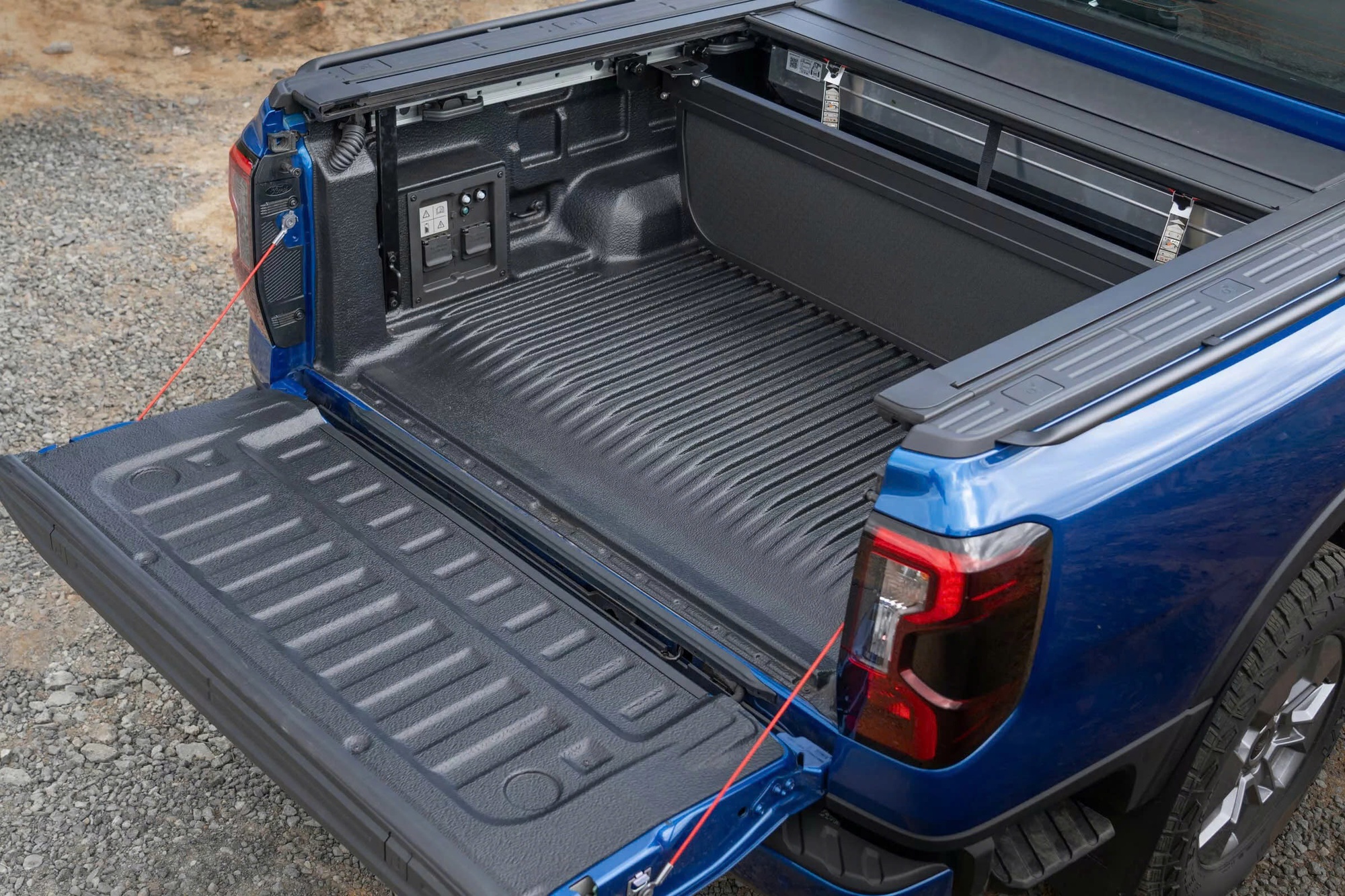 Tính năng này trên Ford Ranger người Việt đã sử dụng từ lâu nhưng khách mua tại một số nước phải chi 40-55 triệu đồng để bổ sung- Ảnh 2.