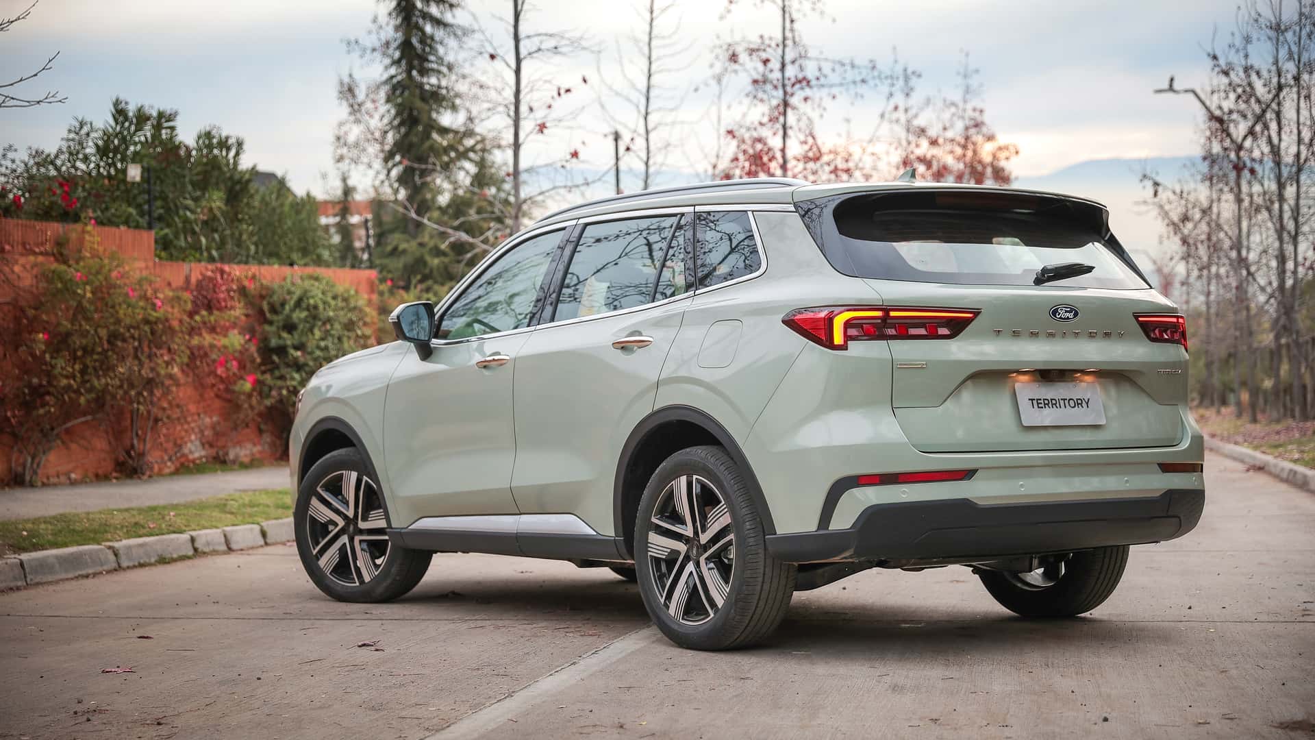 Lộ thay đổi trên Ford Territory 2025 cho khách Việt tham khảo trước khi 'chốt cọc': Thêm tiện ích, cắt một công nghệ từng vượt CX-5, Tucson- Ảnh 4.