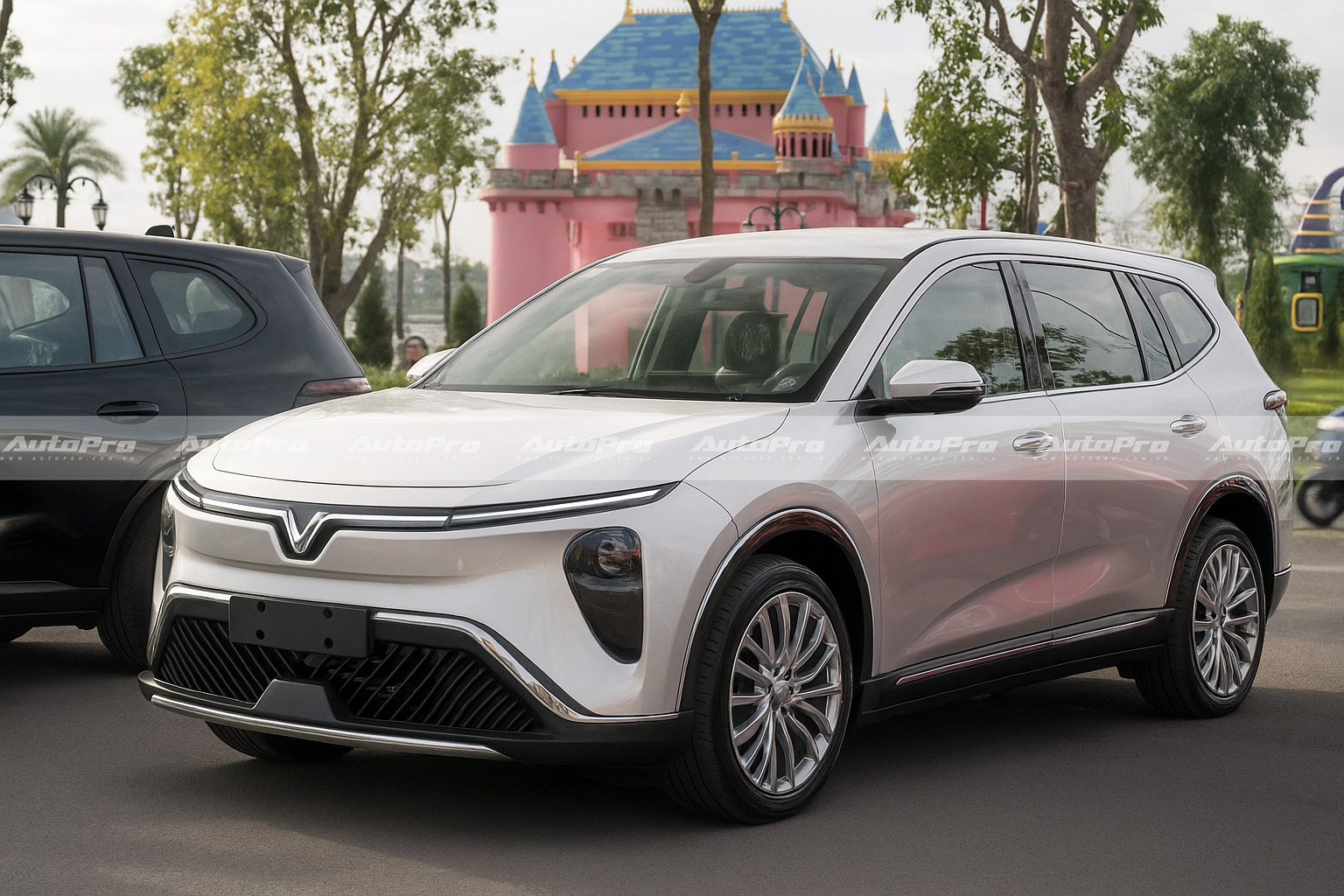 Độ VinFast Limo Green bằng loạt trang bị sang, xịn, mịn: Xe 'siêu base' hóa thành 'xe chủ tịch' chỉ trong phút mốt- Ảnh 14.