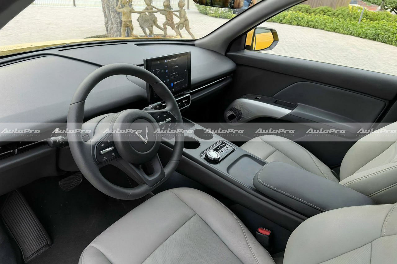 Độ VinFast Limo Green bằng loạt trang bị sang, xịn, mịn: Xe 'siêu base' hóa thành 'xe chủ tịch' chỉ trong phút mốt- Ảnh 3.