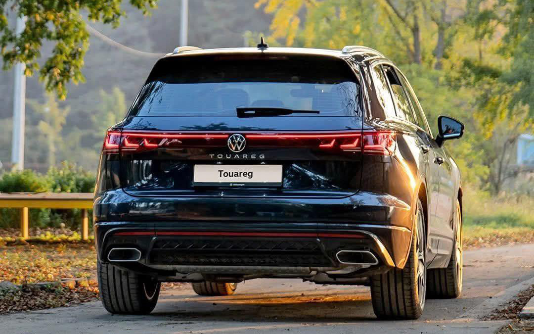 Đại lý hé lộ VW Touareg 2025 sắp ra mắt Việt Nam sẽ có 2 bản với phong cách khác nhau, máy mạnh hơn, thêm ADAS đấu RX, Q7- Ảnh 3. Đại lý hé lộ VW Touareg 2025 sắp ra mắt Việt Nam sẽ có 2 bản với phong cách khác nhau, máy mạnh hơn, thêm ADAS đấu RX, Q7- Ảnh 3.