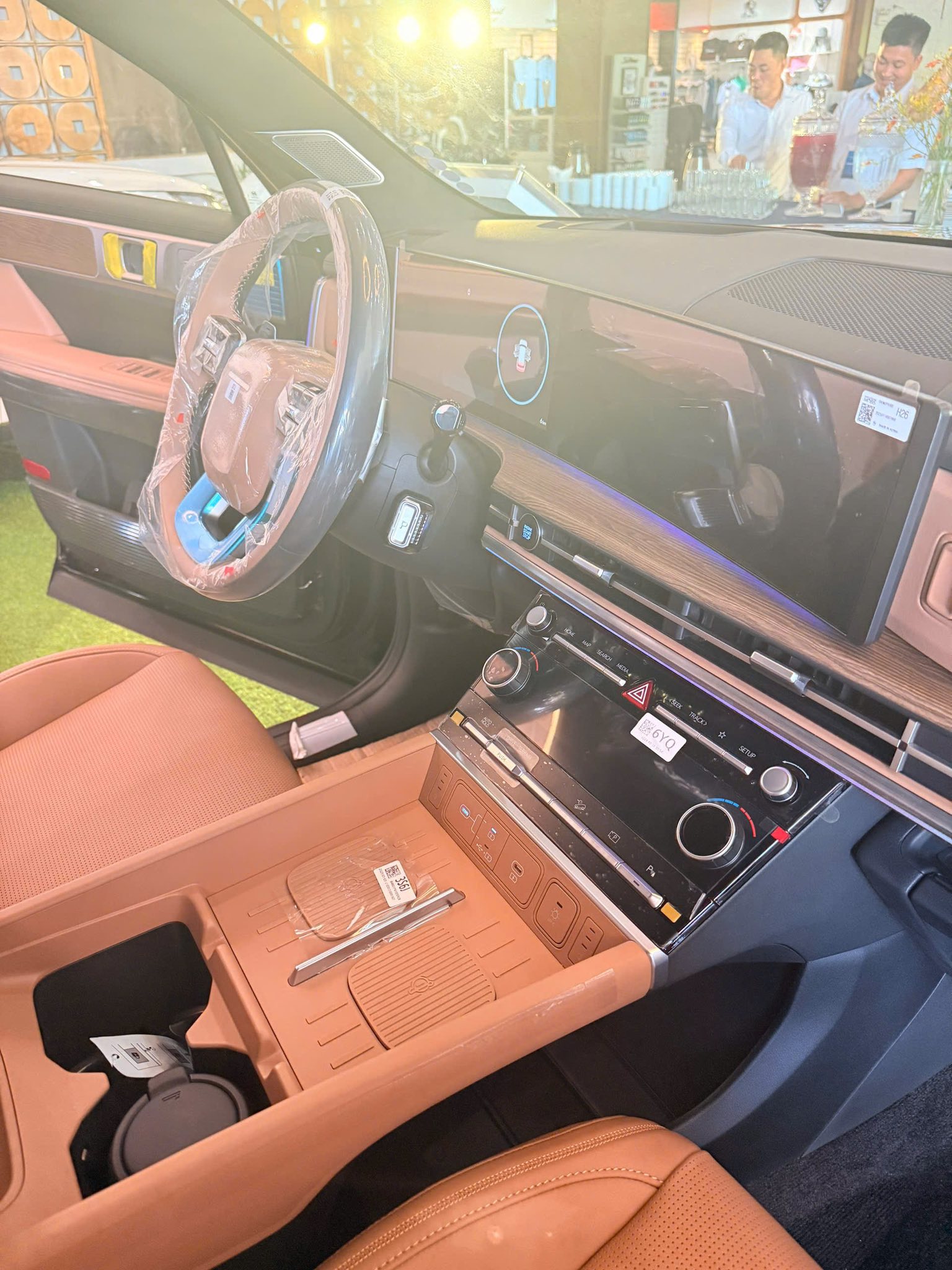 Hyundai Santa Fe làm mới nội thất tại Việt Nam: Không chỉ đổi màu da mà còn nhiều chi tiết khác- Ảnh 6.