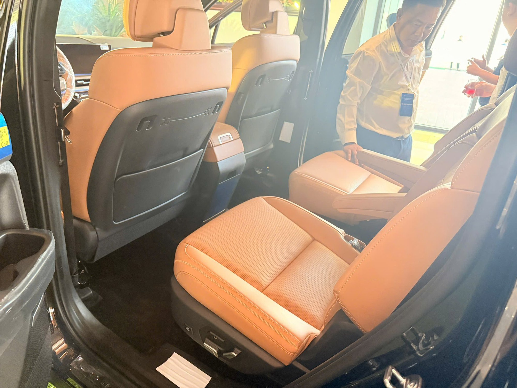 Hyundai Santa Fe làm mới nội thất tại Việt Nam: Không chỉ đổi màu da mà còn nhiều chi tiết khác- Ảnh 7.